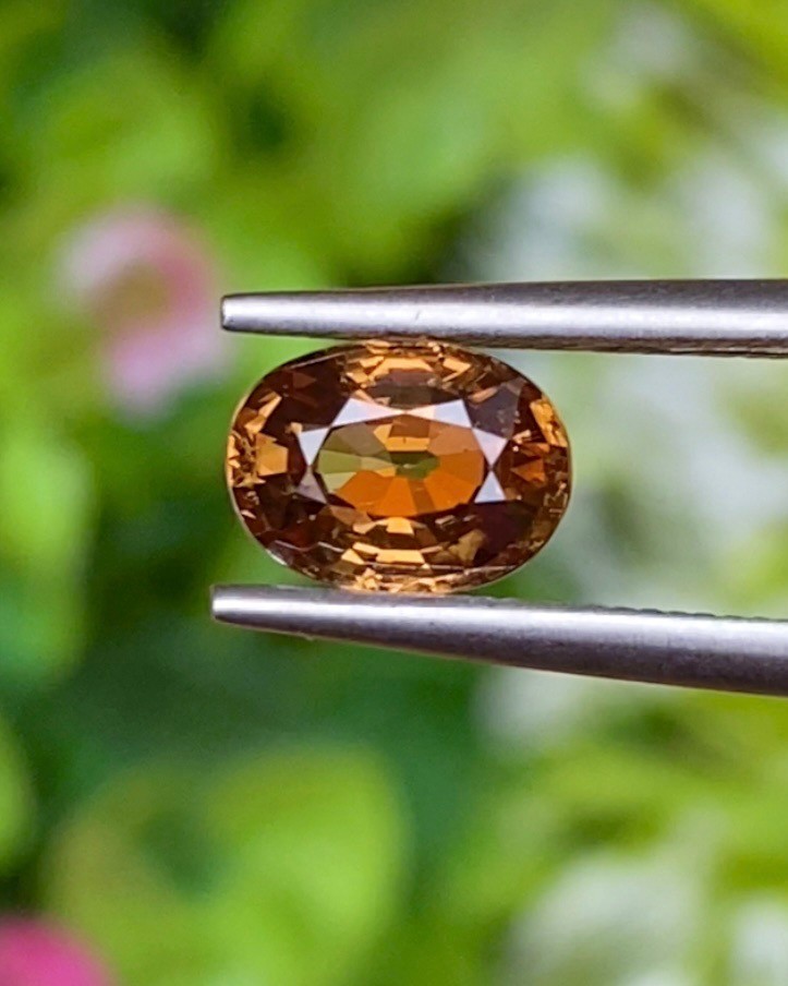 เพทาย Natural Zircon