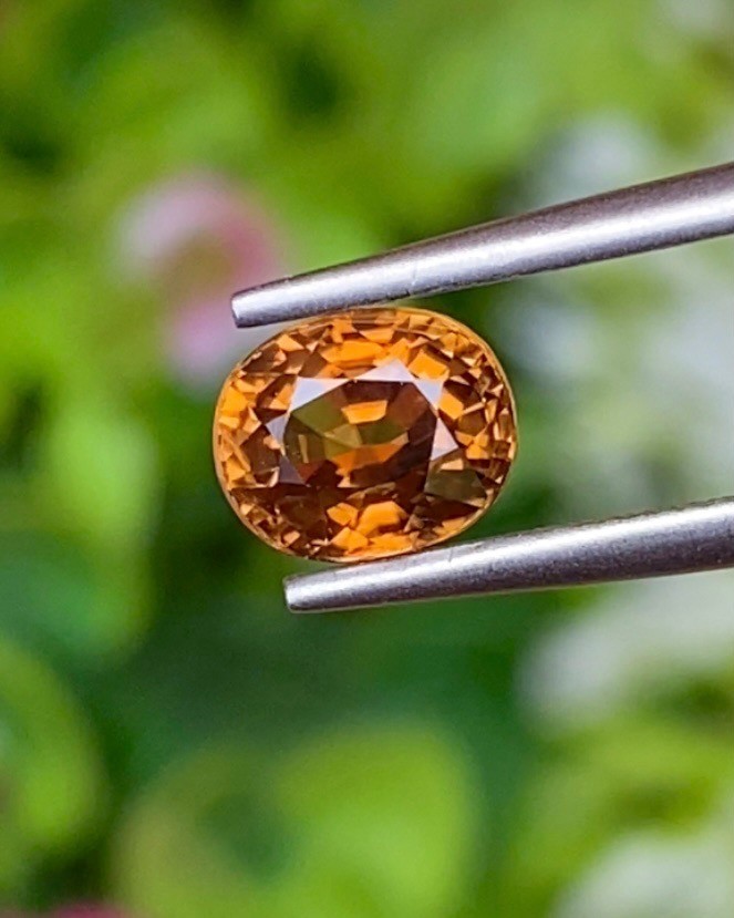เพทาย Natural Zircon
