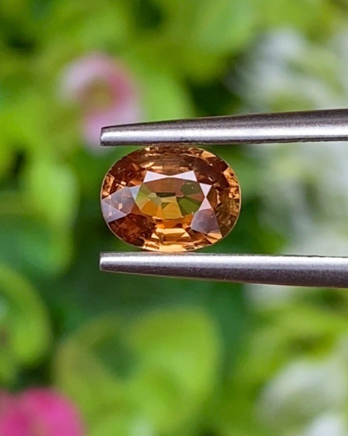 เพทาย Natural Zircon