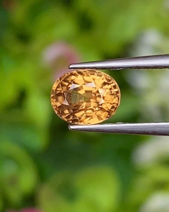 เพทาย Natural Zircon
