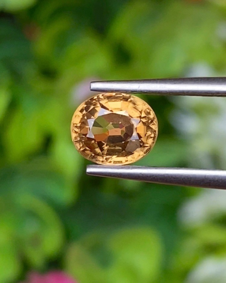 เพทาย Natural Zircon