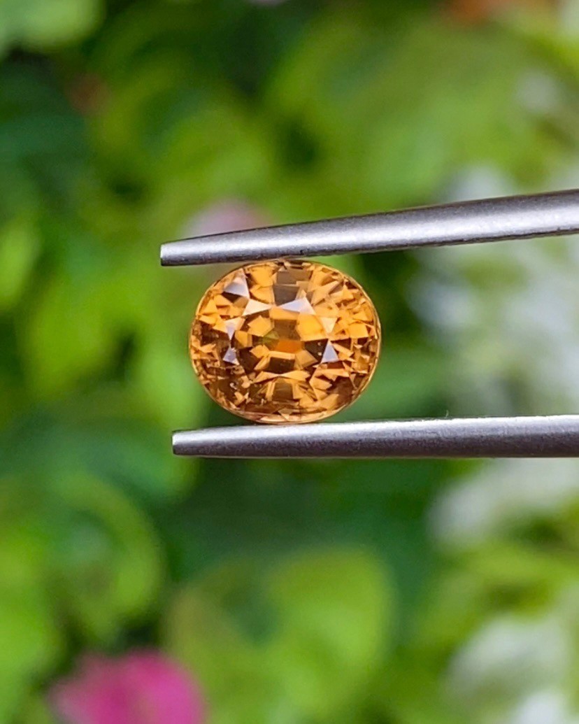 เพทาย Natural Zircon