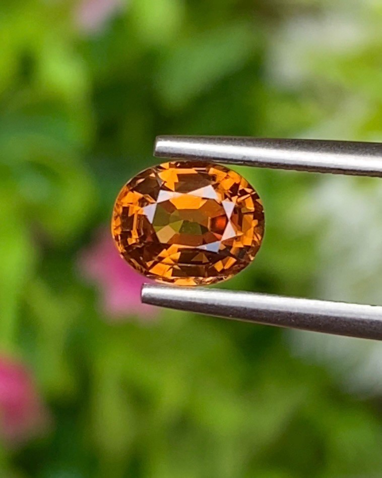 เพทาย Natural Zircon