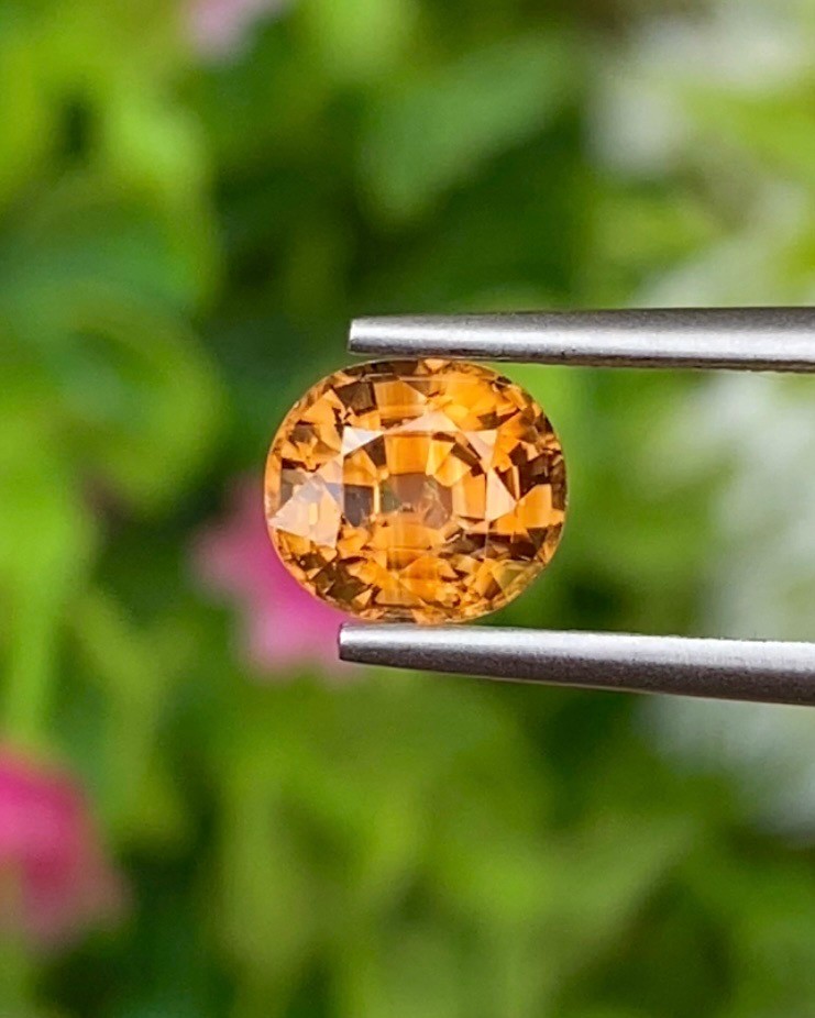 เพทาย Natural Zircon