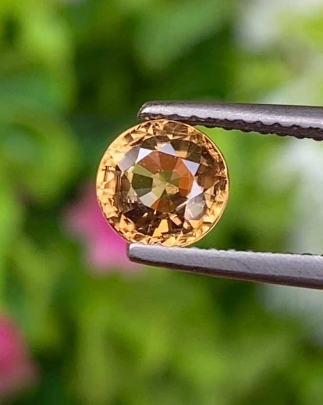 เพทาย Natural Zircon
