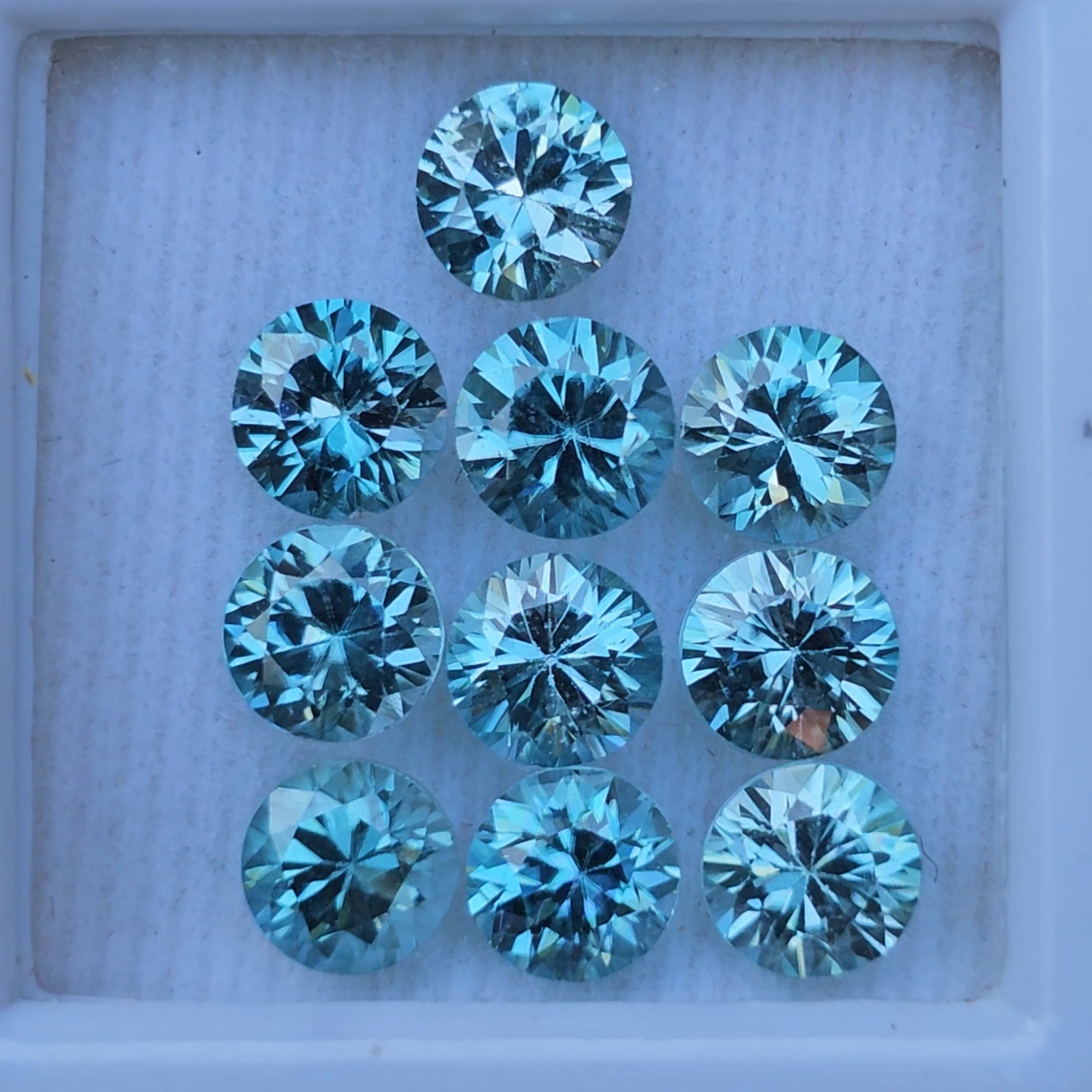 เพทาย Natural Zircon
