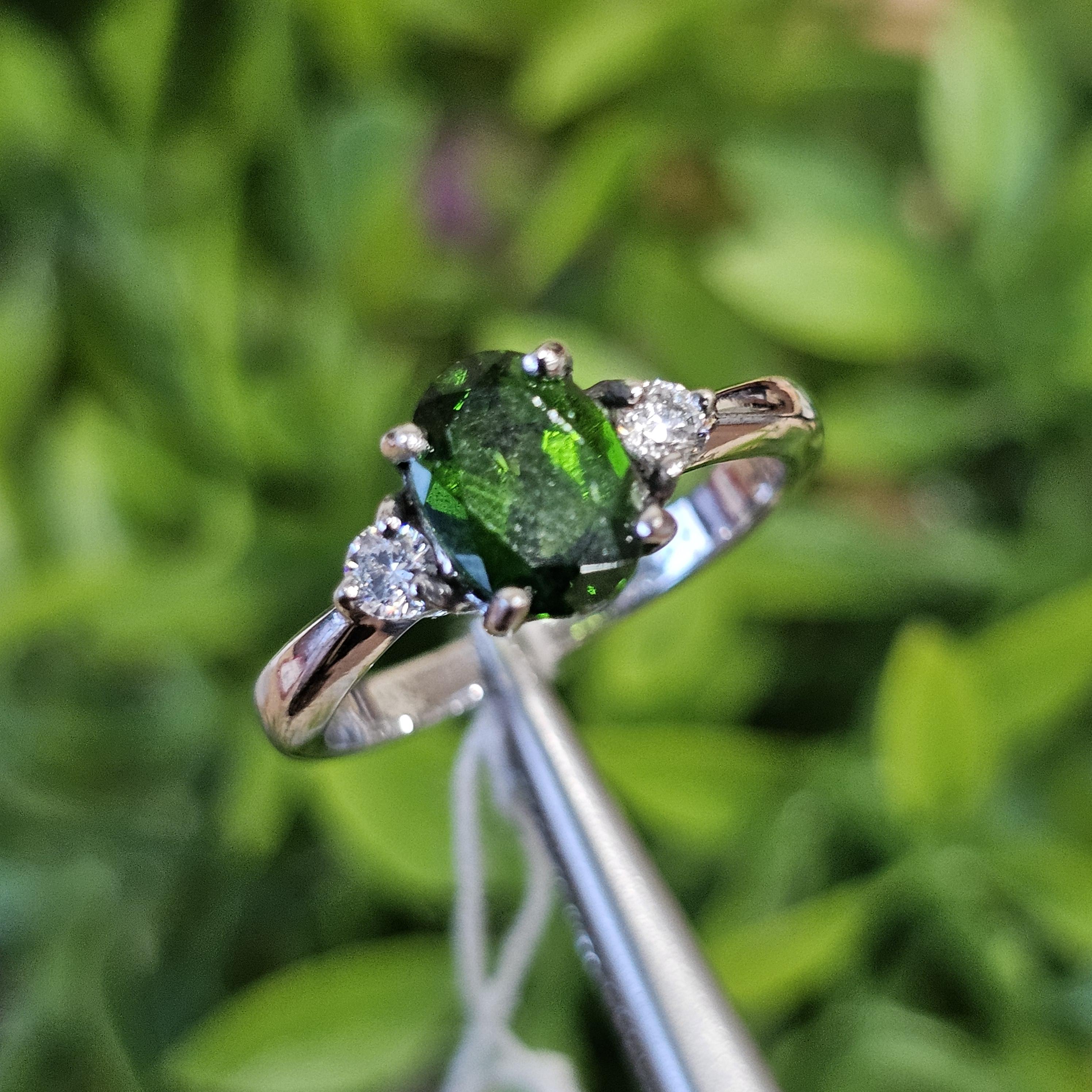 กรีน ทัวร์มาลีน Green Tourmaline