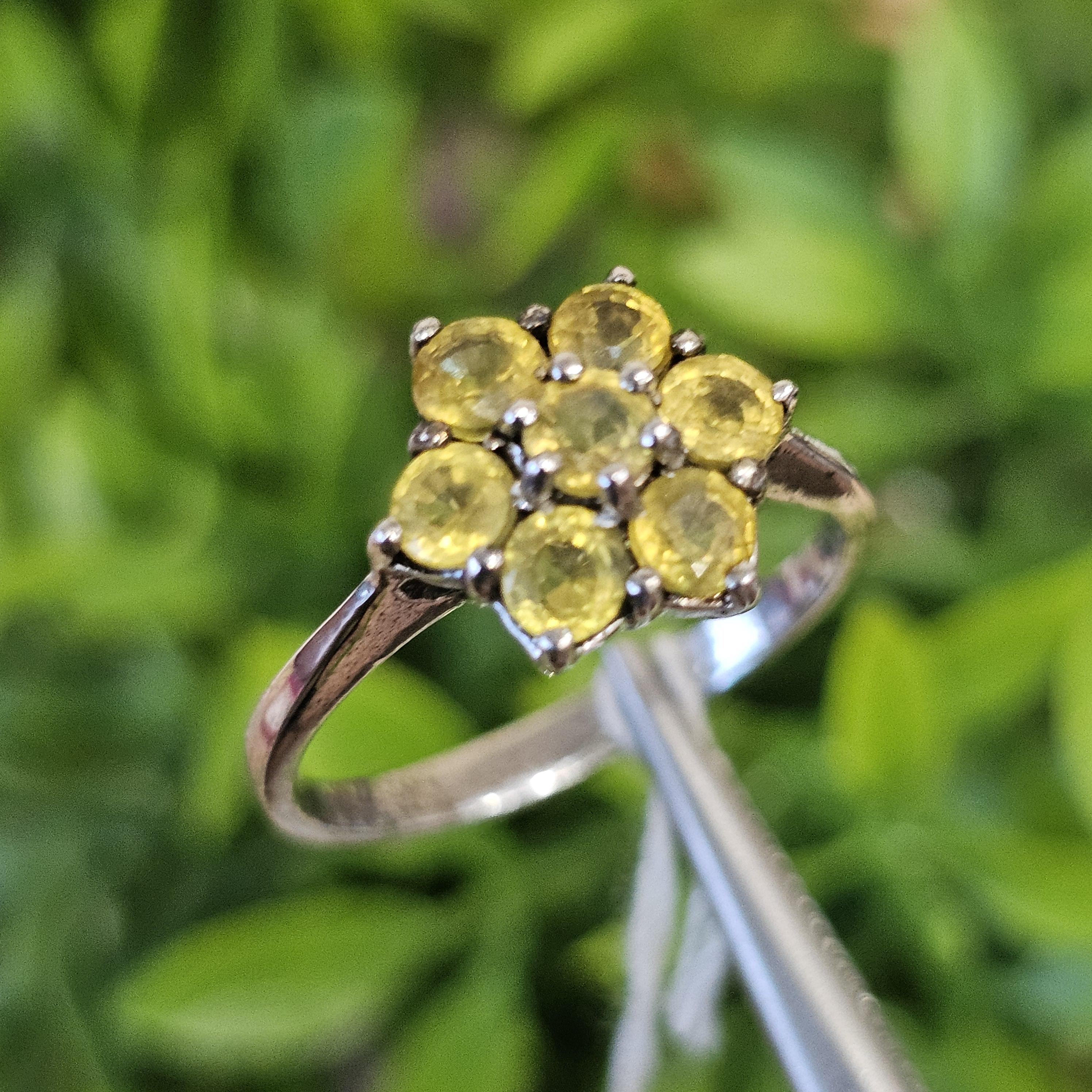 บุษราคัม 2 สี Greenish Yellow Sapphire