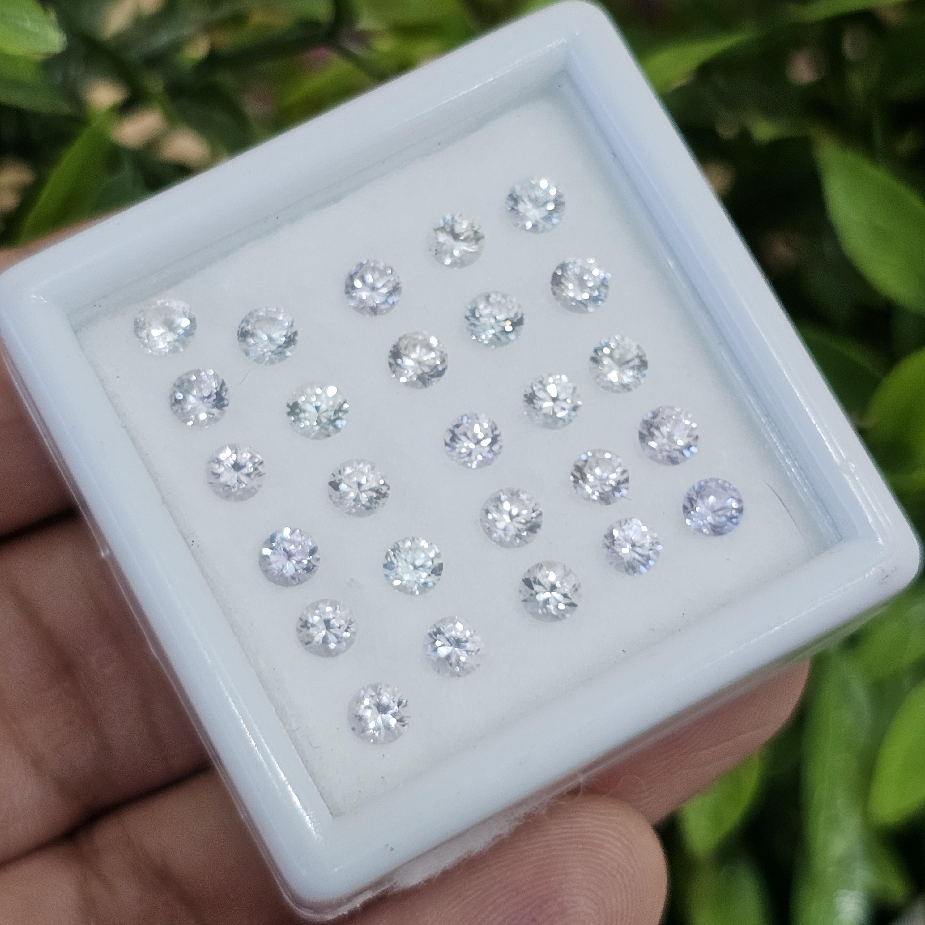 ไวท์ แซฟไฟร์ White Sapphire