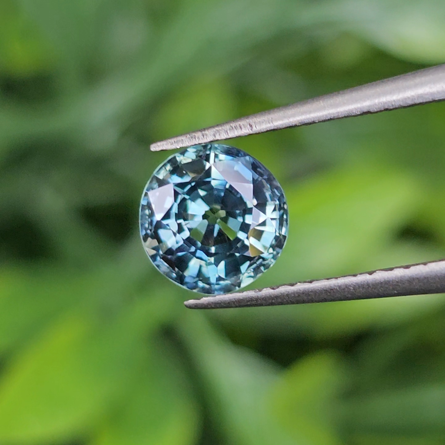 พลอย เขียวส่อง Green sapphire