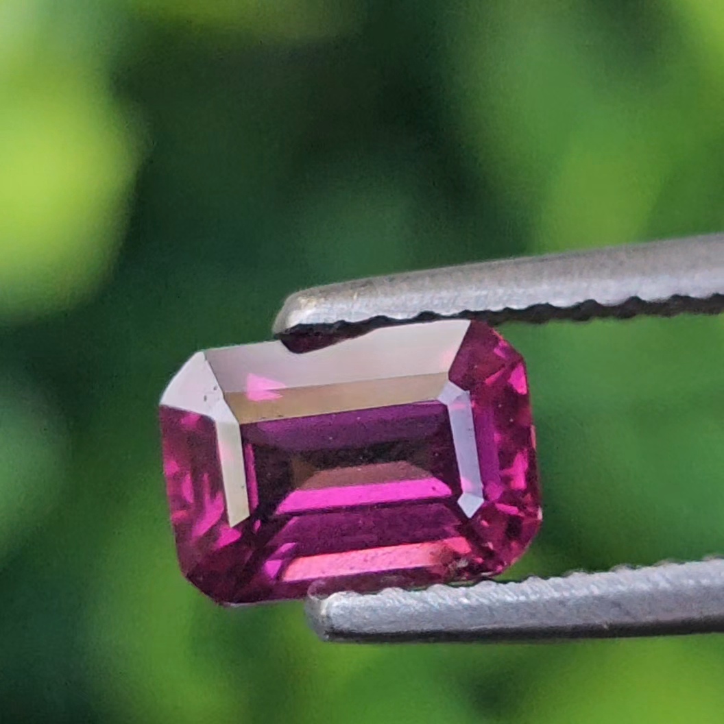 อุมบาไลต์ การ์เน็ต Umbalite Garnet