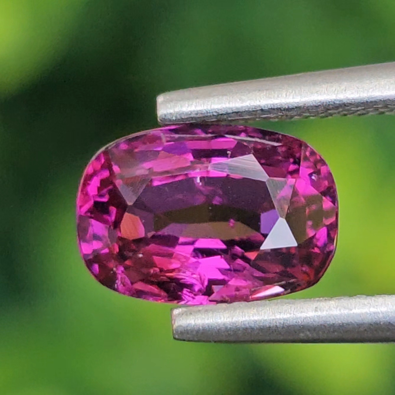 อุมบาไลต์ การ์เน็ต Umbalite Garnet