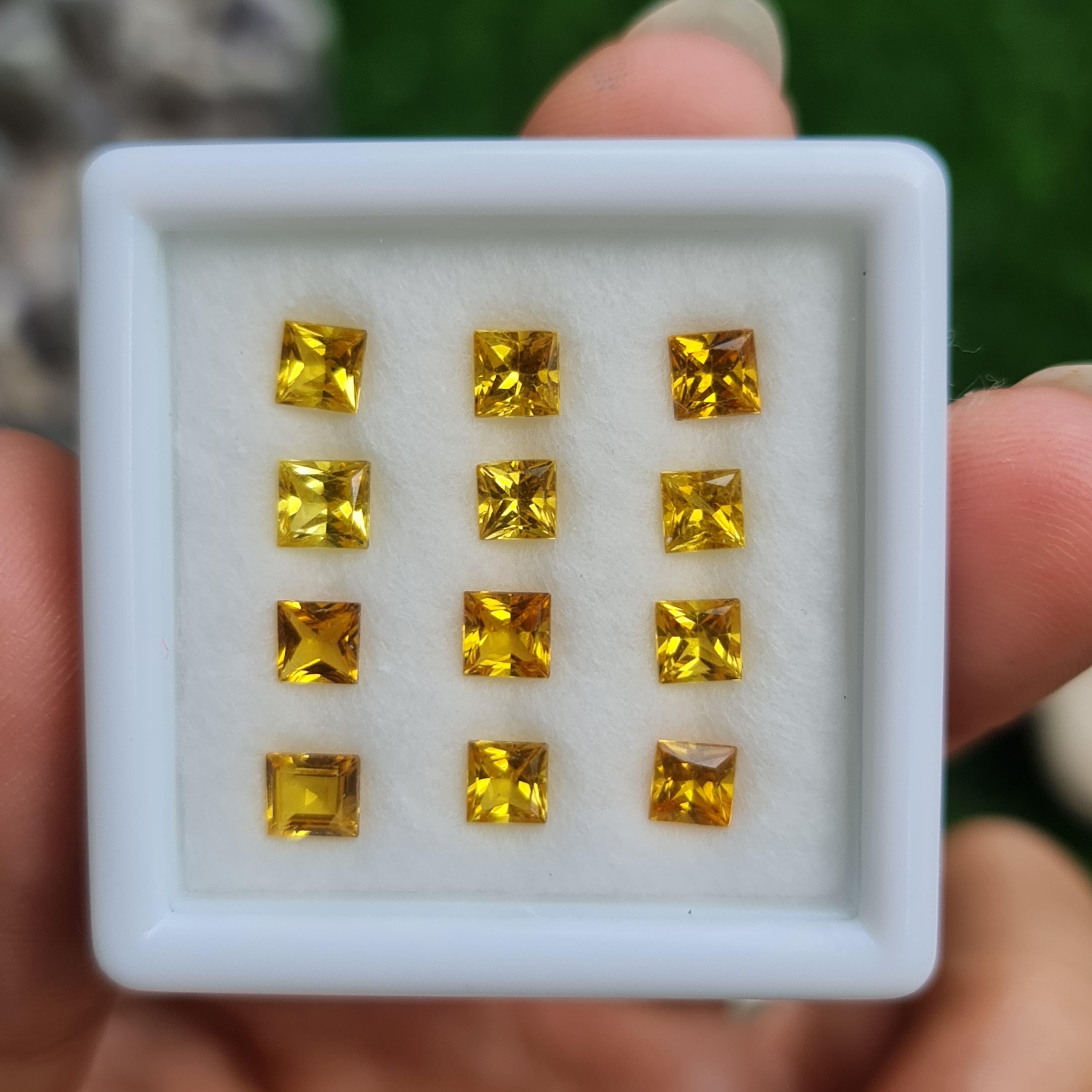 บุษราคัม Yellow Sapphire