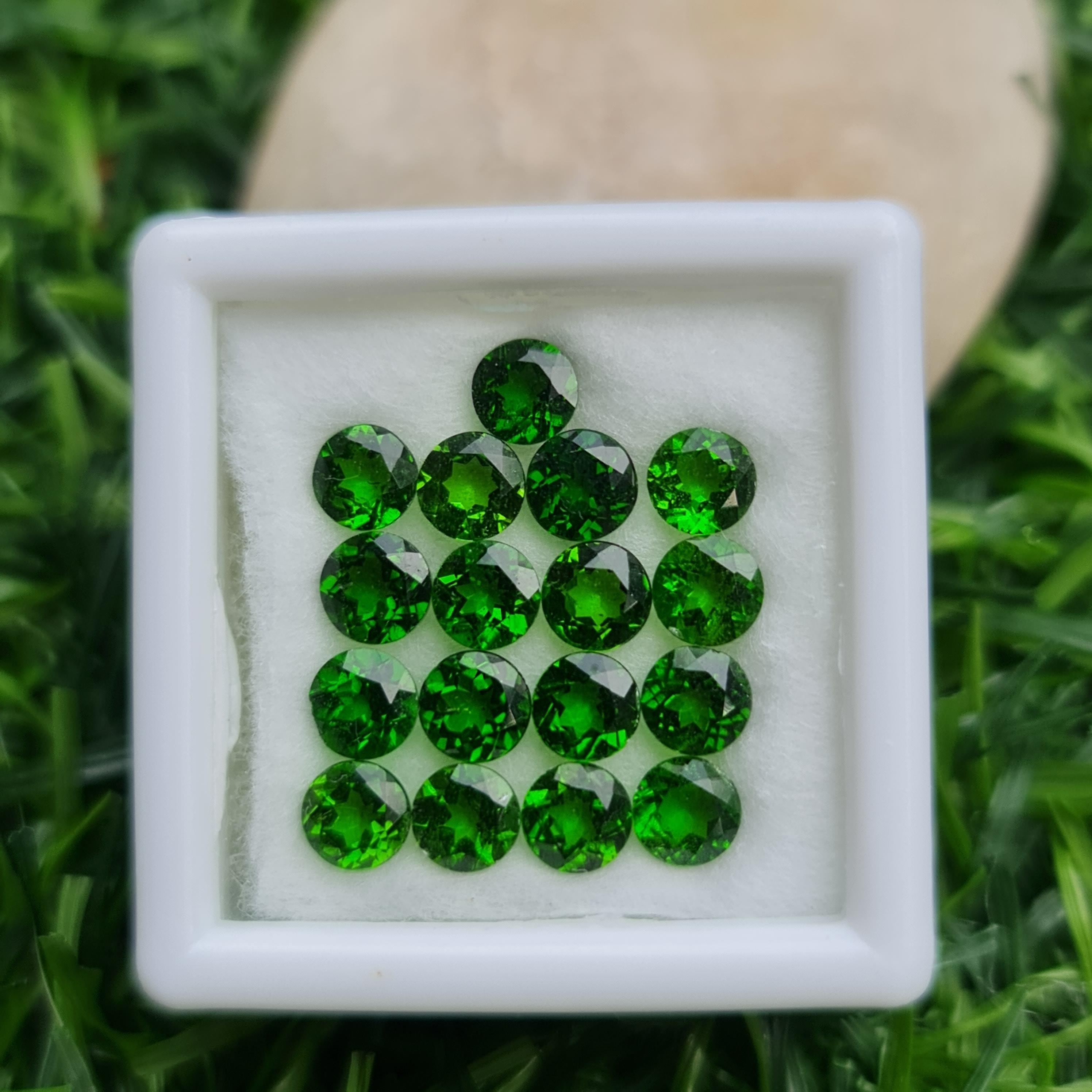 พลอย โครมไดออพไซต์ Chrome Diopside