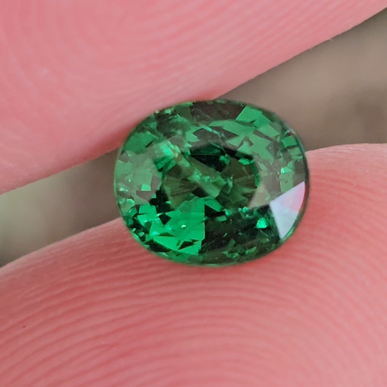 ซาโวไรท์ Tsavorite Garnet