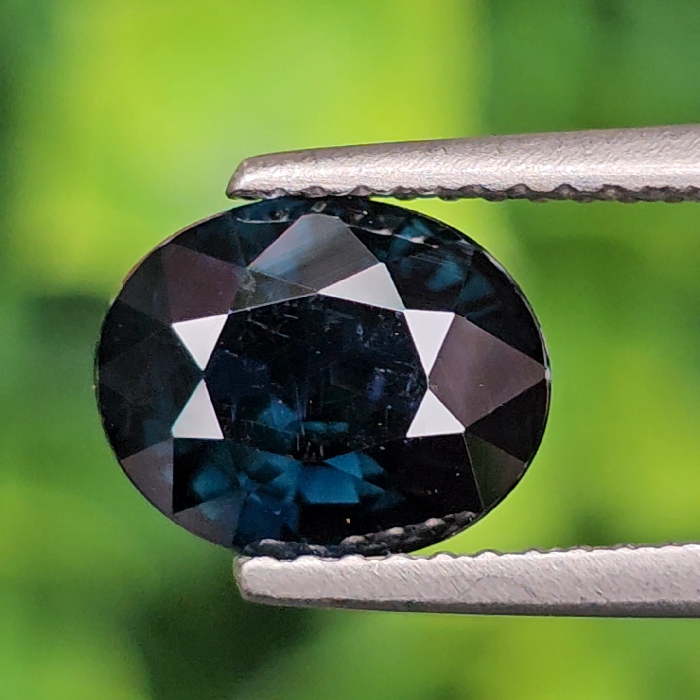แซปไฟร์สีน้ำเงินอมเขียว Teal Sapphire