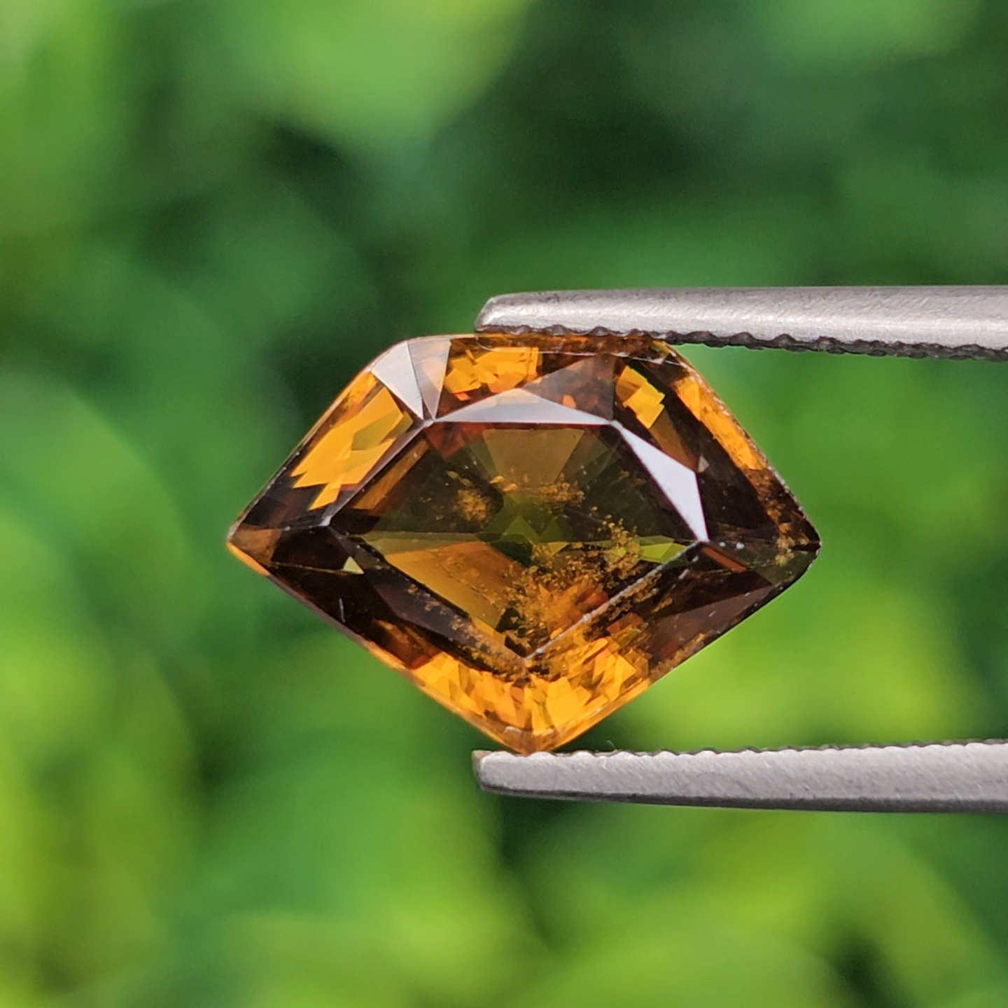 ทัวร์มาลีน Natural Tourmaline