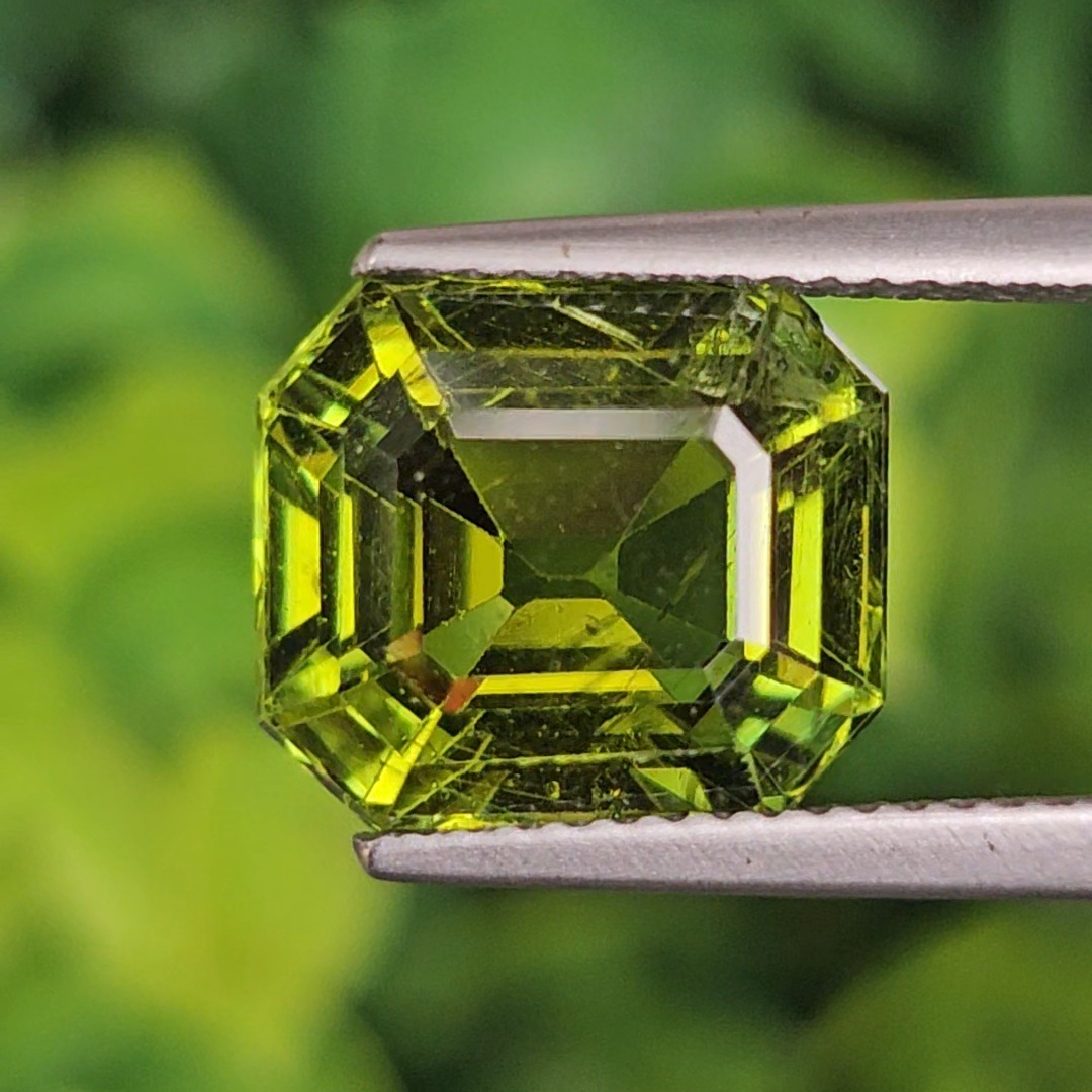 ทัวร์มาลีน Natural Tourmaline