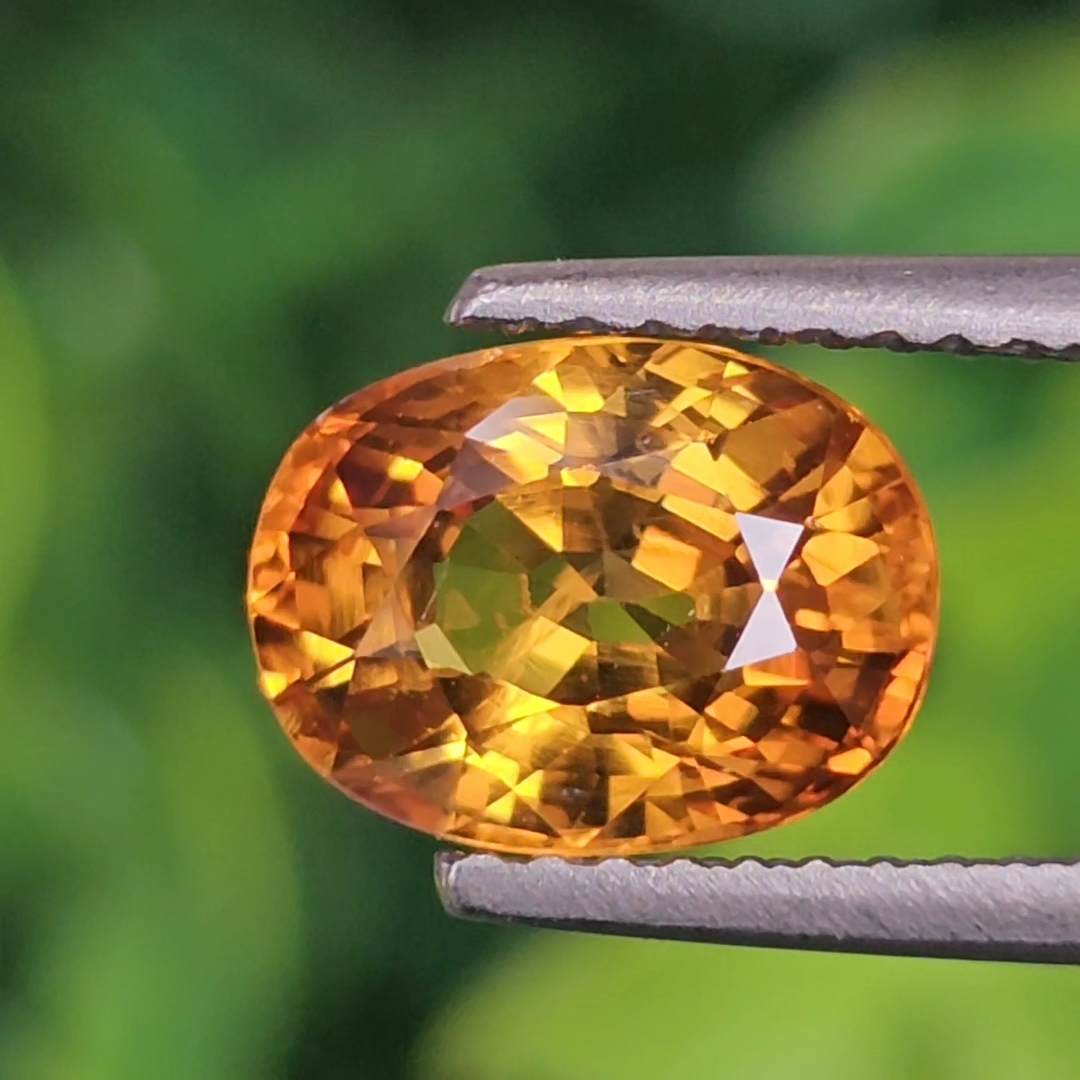 บุษราคัม Natural Yellow Sapphire