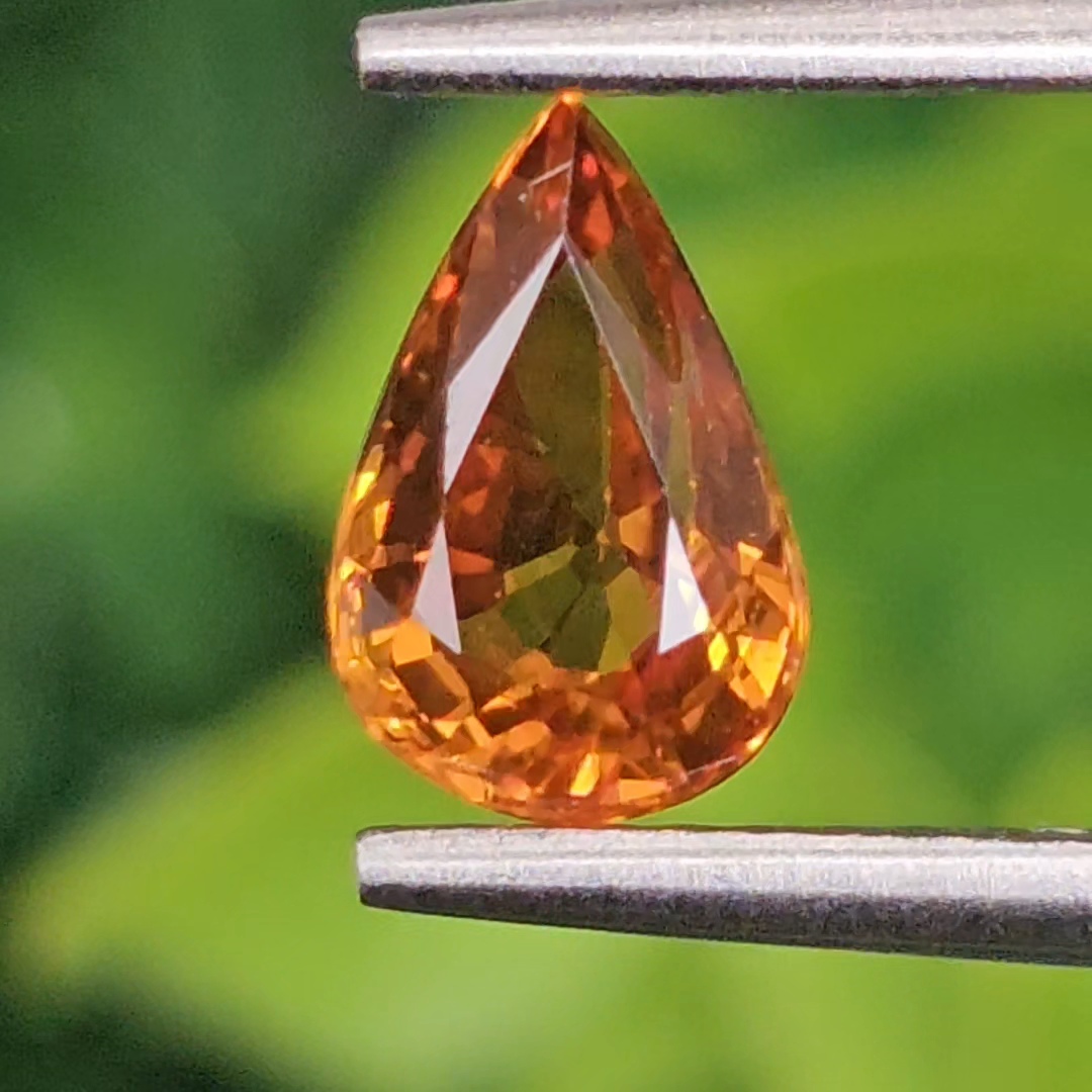 บุษราคัม Natural Yellow Sapphire
