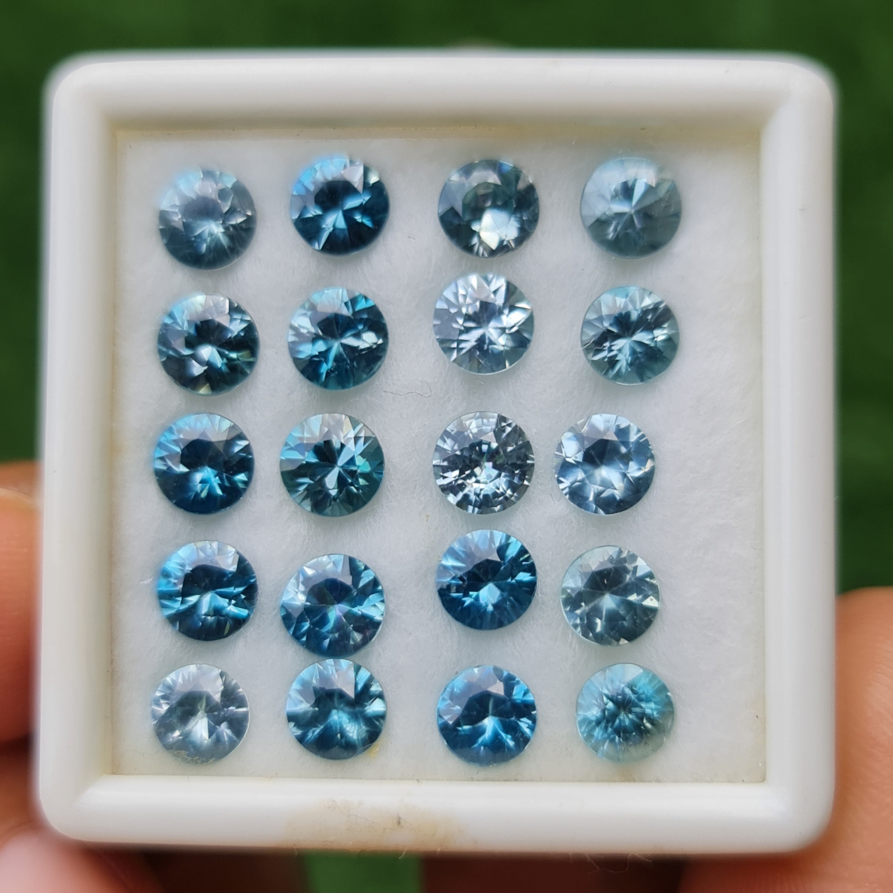 เพทาย Natural Zircon