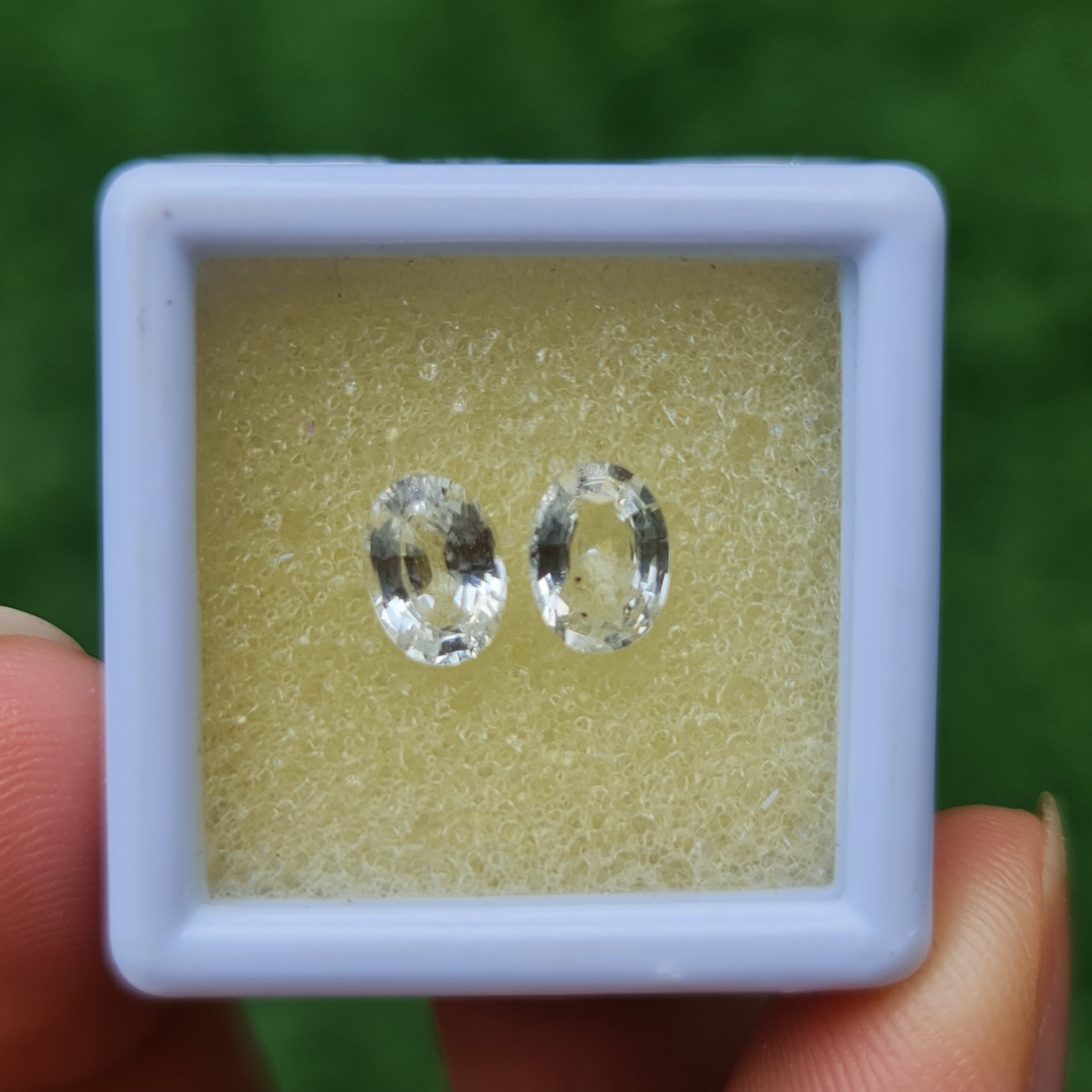 ไวท์ แซฟไฟร์ White Sapphire
