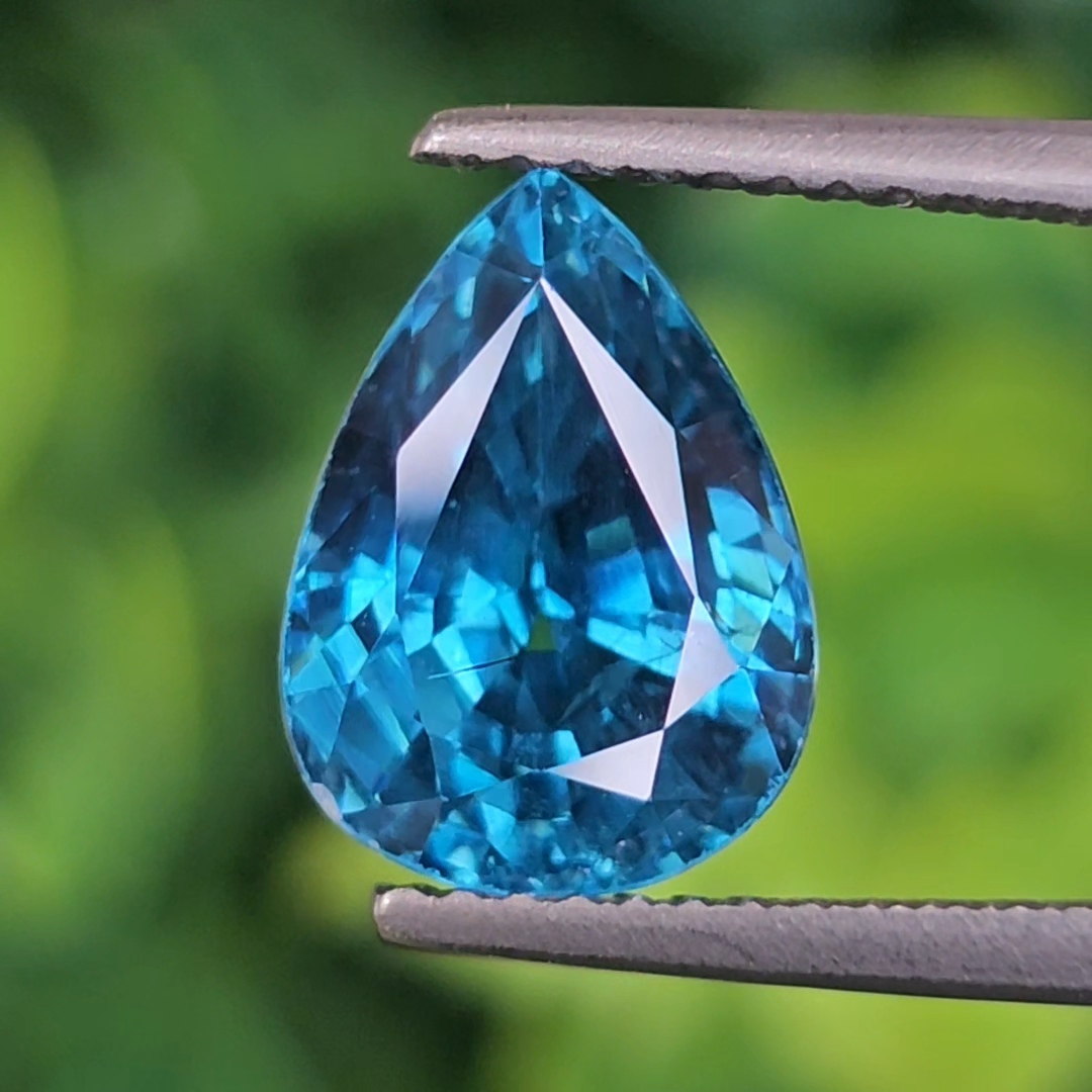 เพทาย Natural Zircon