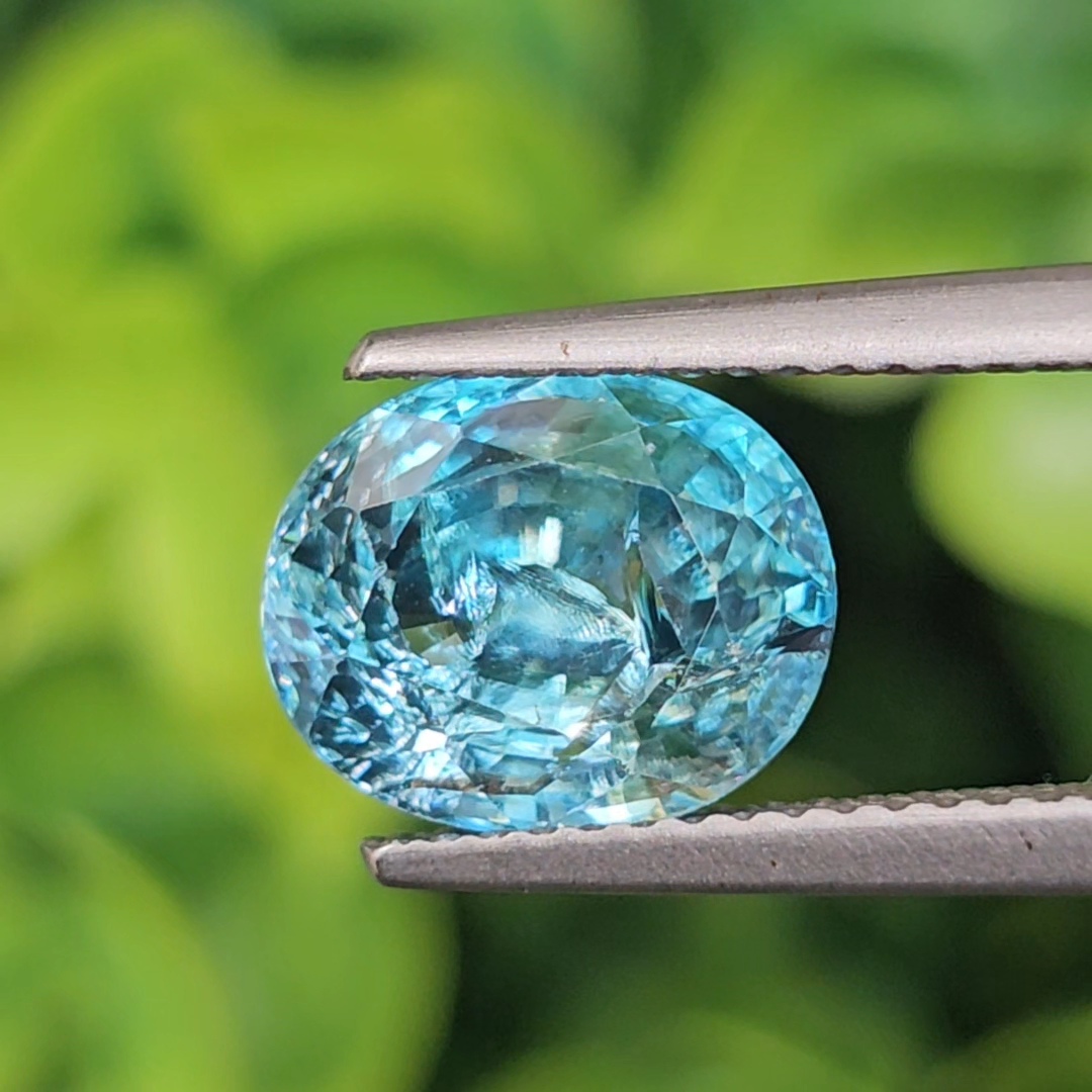เพทาย Natural Zircon