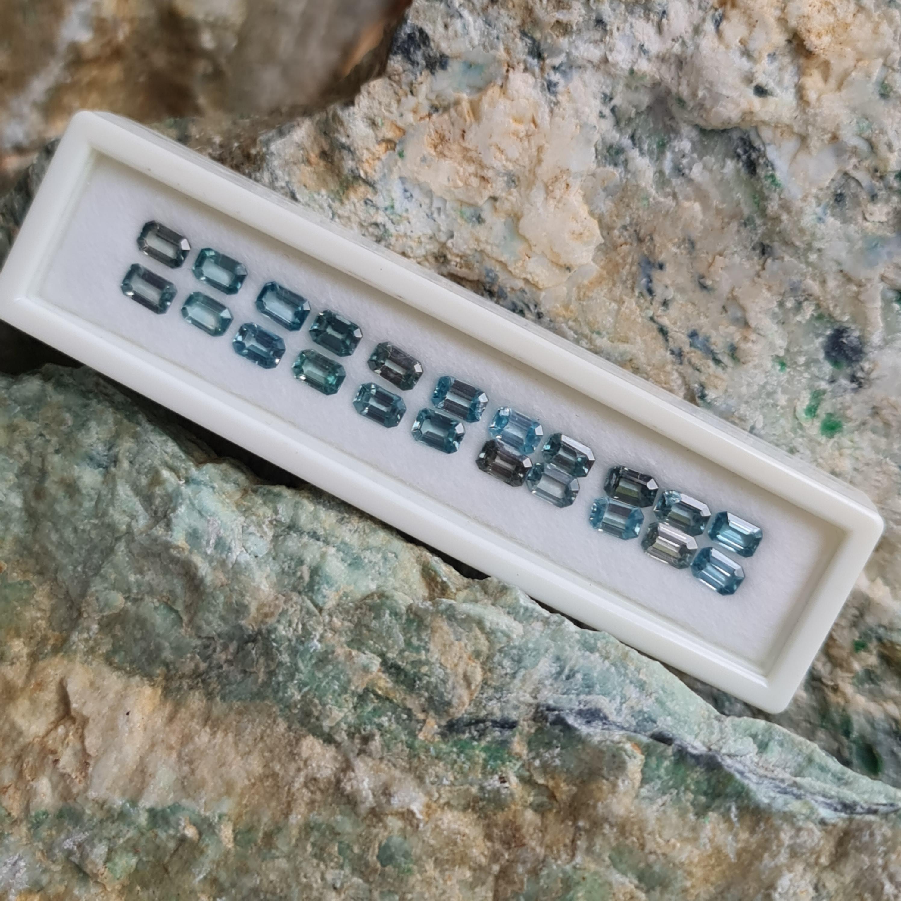 เพทาย Natural Zircon
