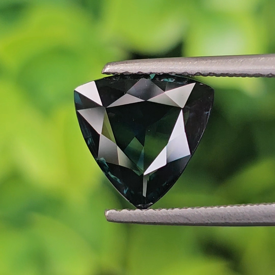 แซฟไฟร์สีน้ำเงินอมเขียว Teal Sapphire