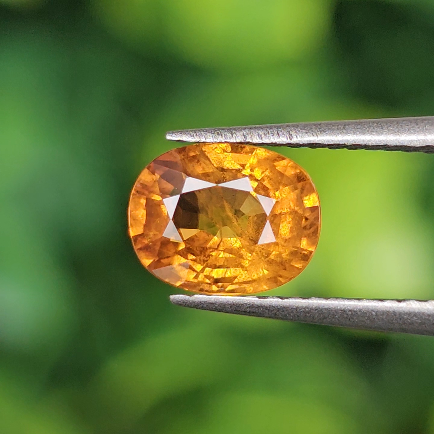 บุษราคัม Natural Yellow Sapphire
