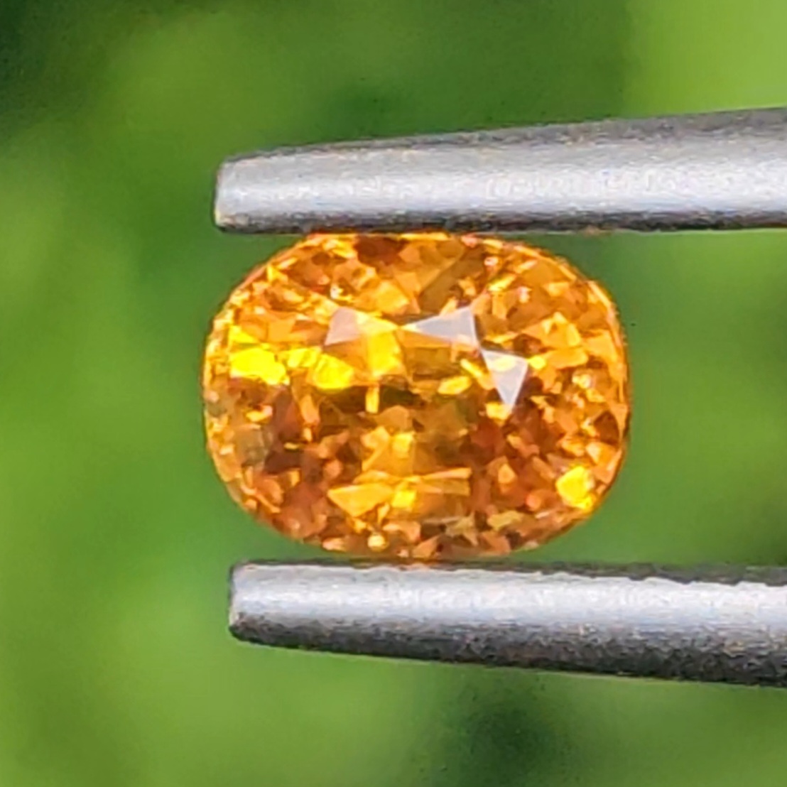 บุษราคัม Natural Yellow Sapphire