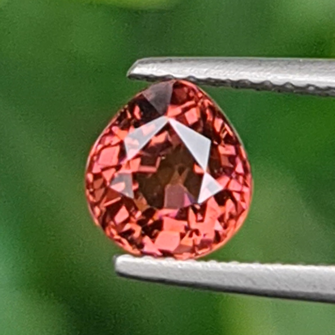 ทัวร์มาลีน Natural Tourmaline