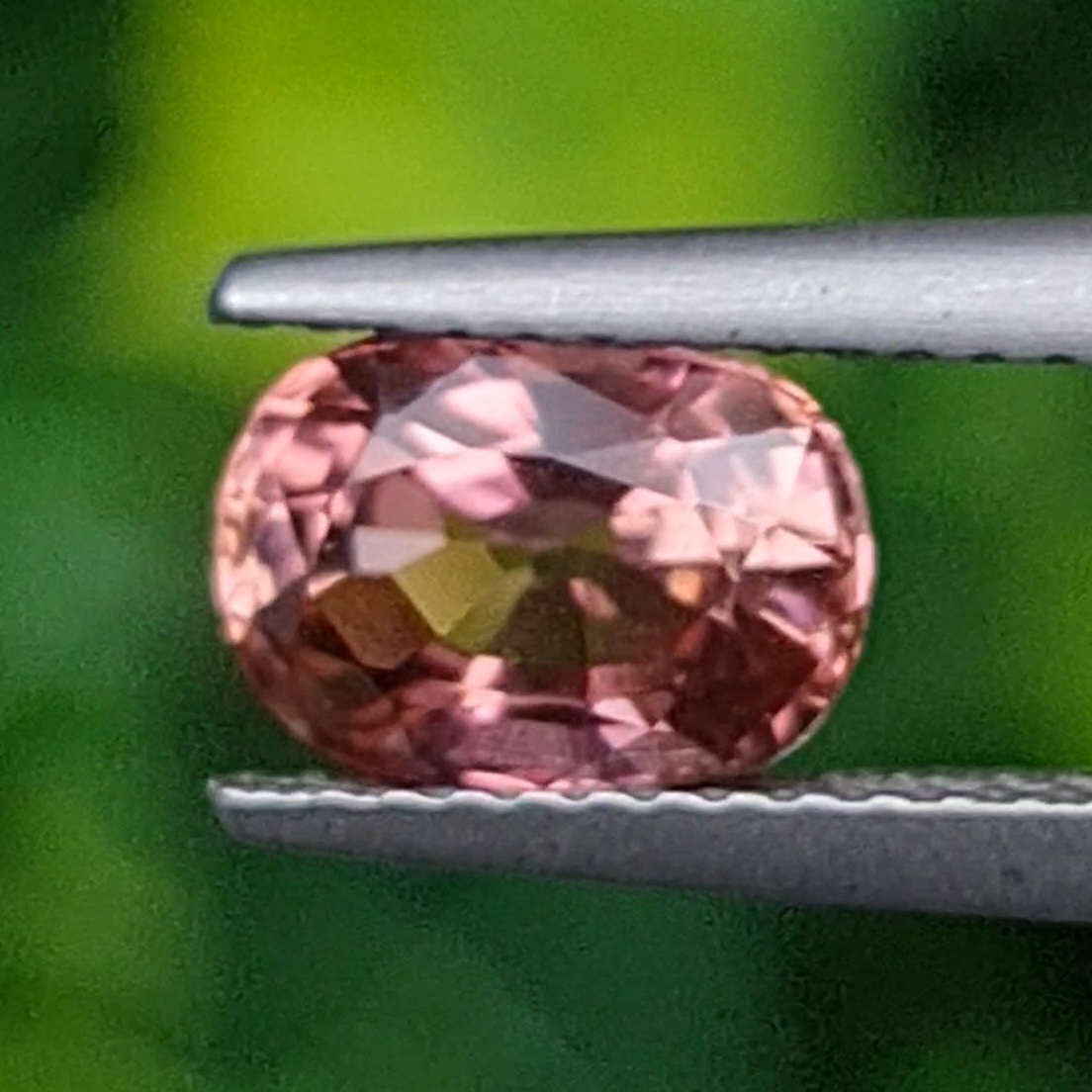 ทัวร์มาลีน Natural Tourmaline