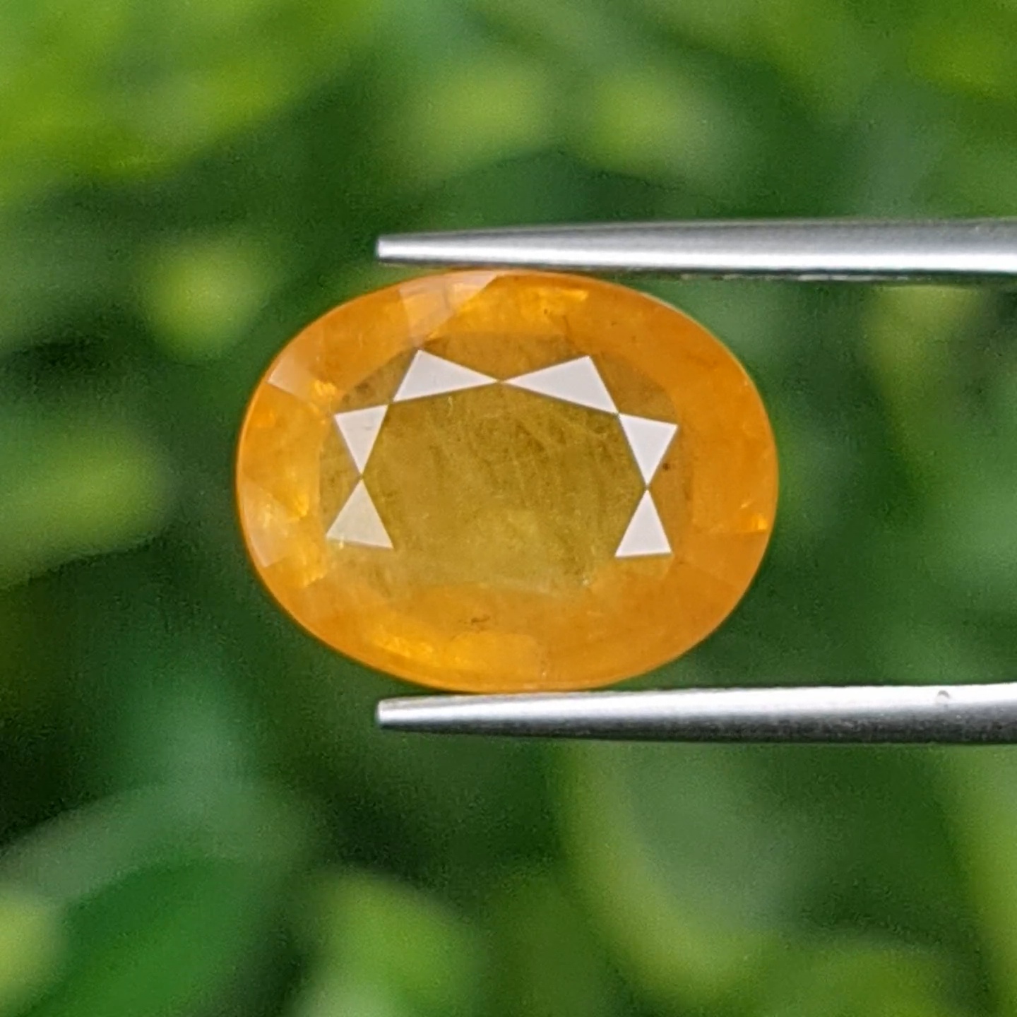 บุษราคัม (Yellow Sapphire)