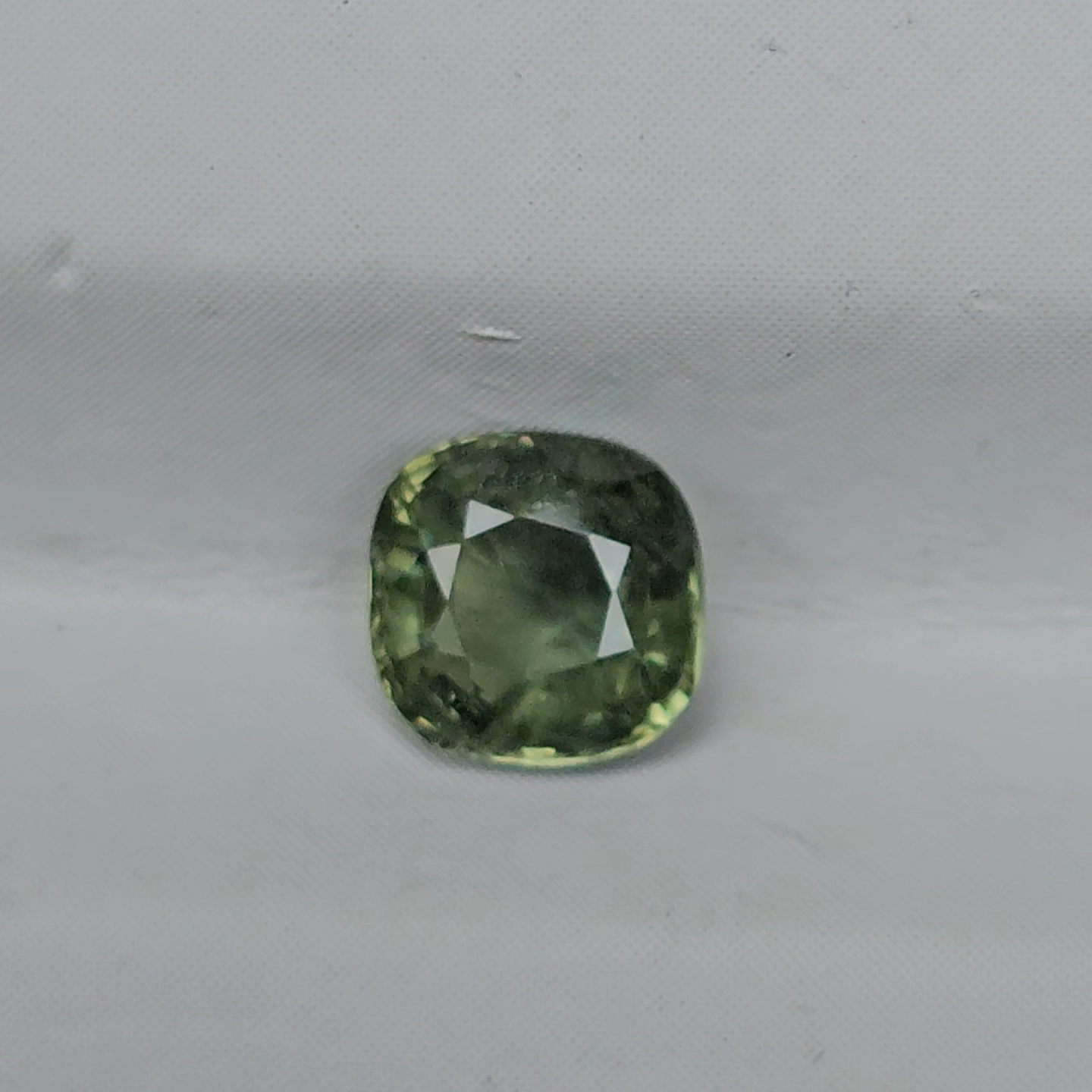 พลอย เขียวส่อง Green sapphire