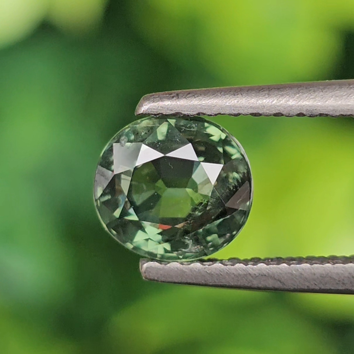 พลอย เขียวส่อง Green sapphire