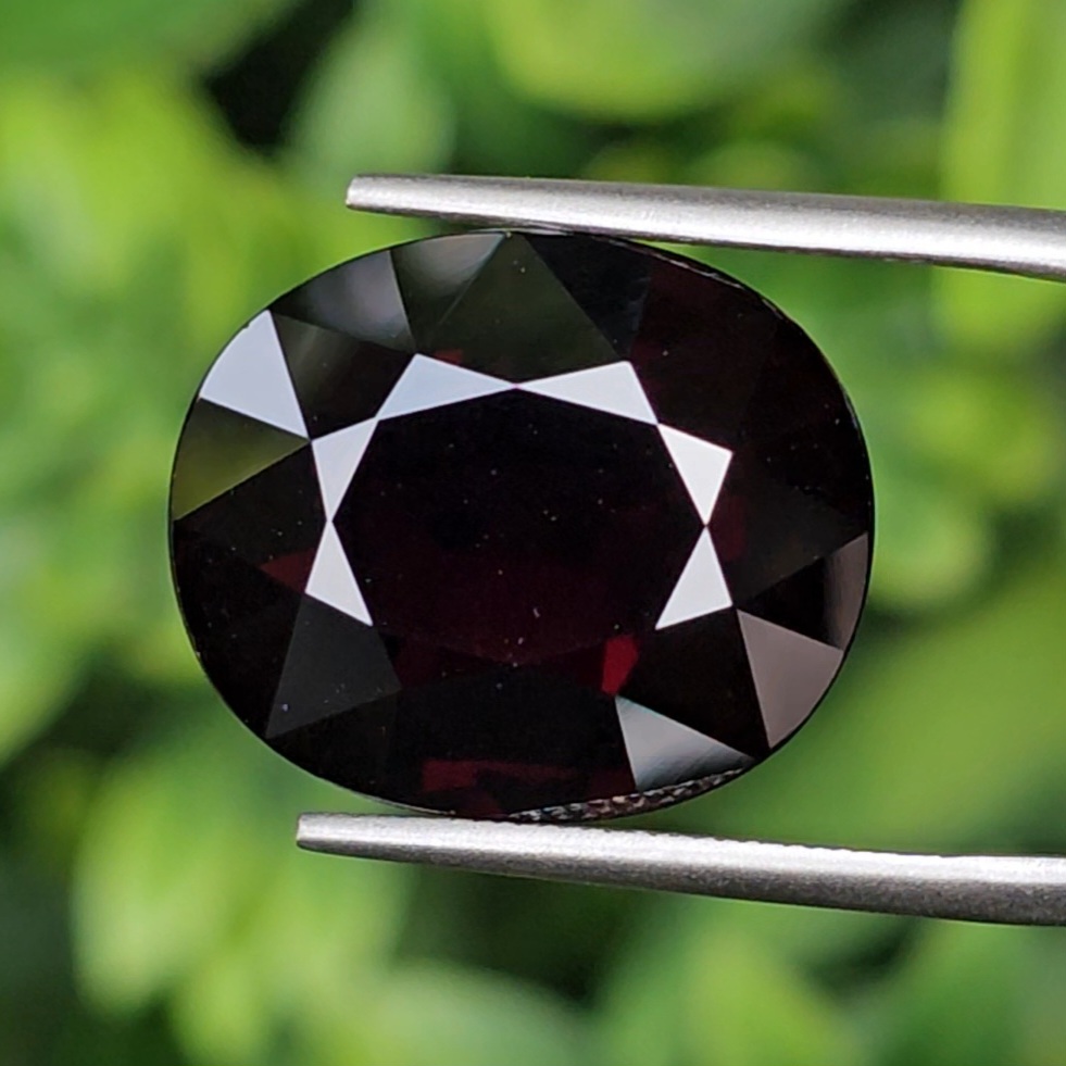 พลอย โกเมน Pyrope - Almandite Garnet