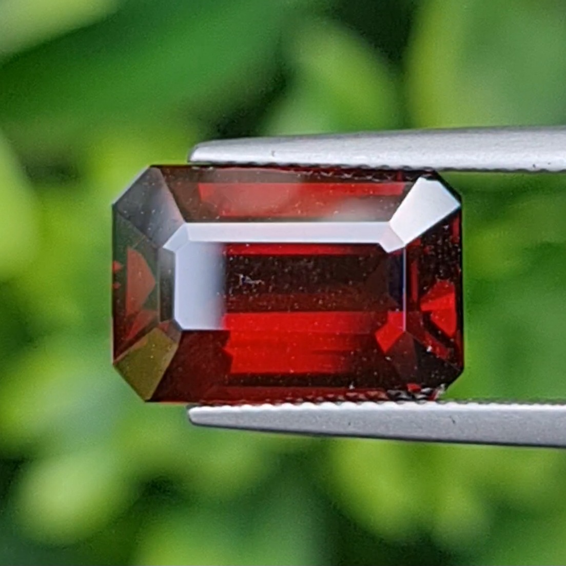 พลอย โกเมน Pyrope - Almandite Garnet