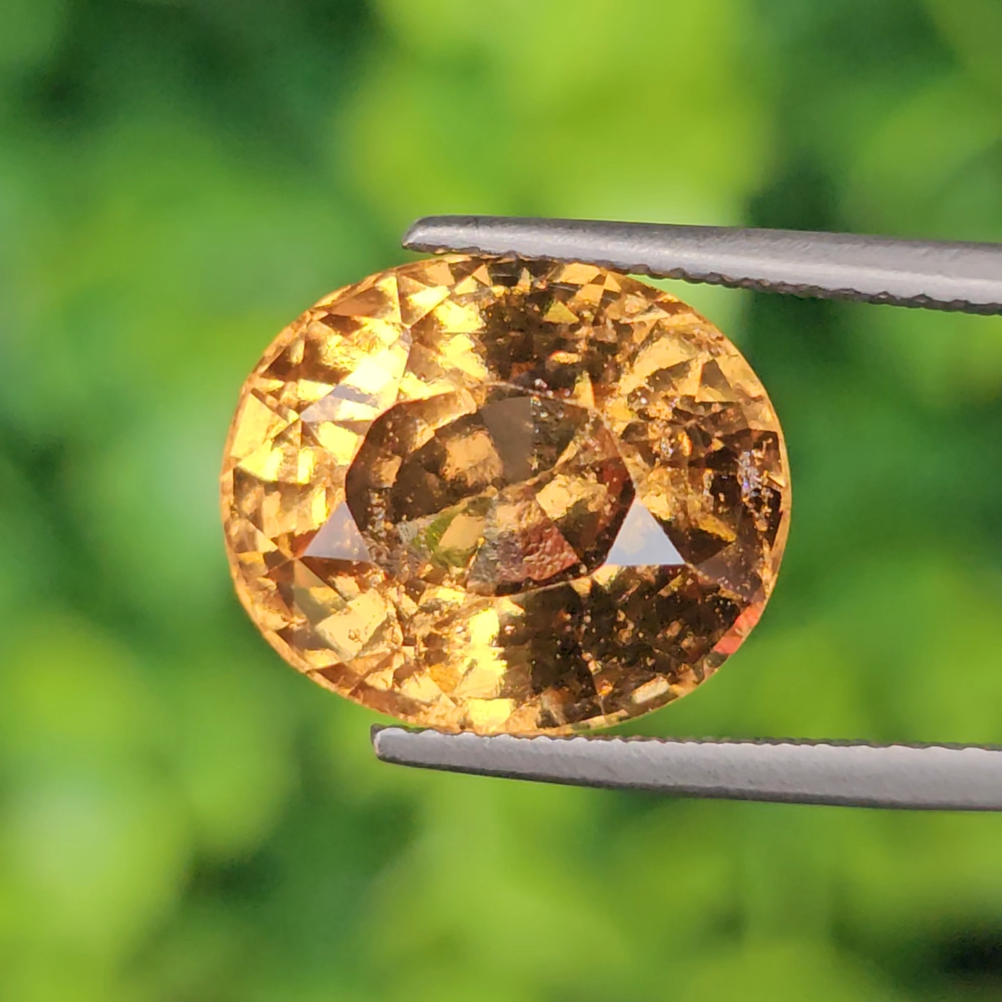 กรอสซูลาร์การ์เน็ต (Grossular Garnet)