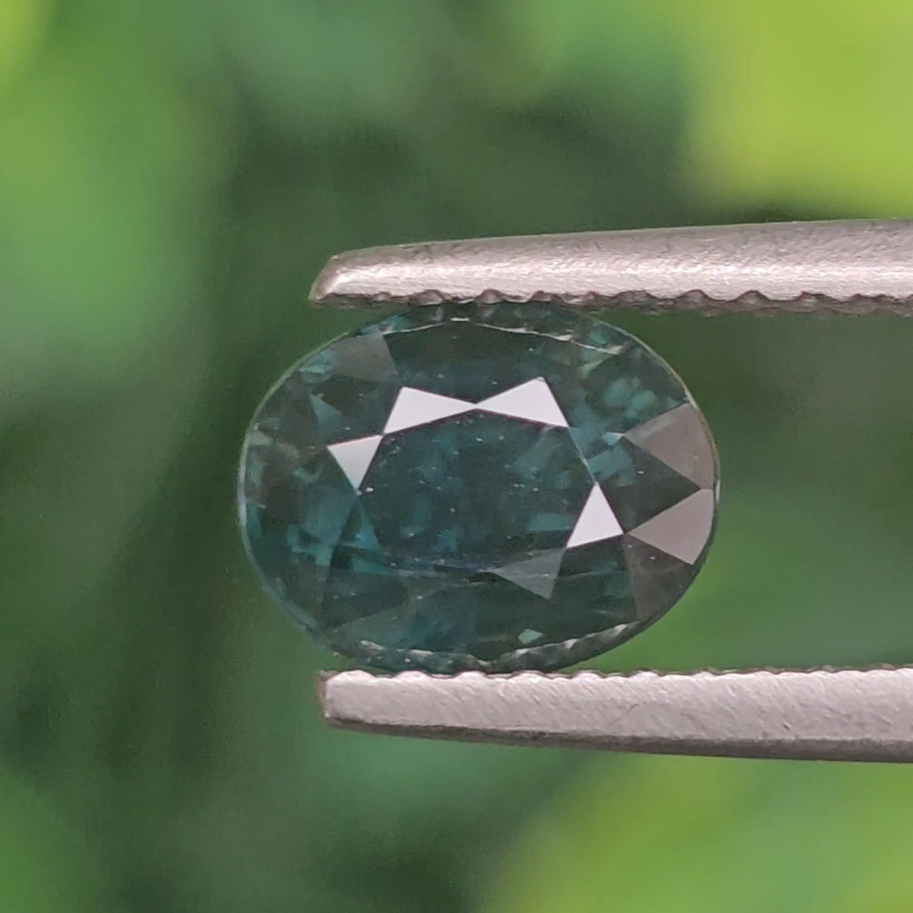 พลอย เขียวส่อง Green sapphire