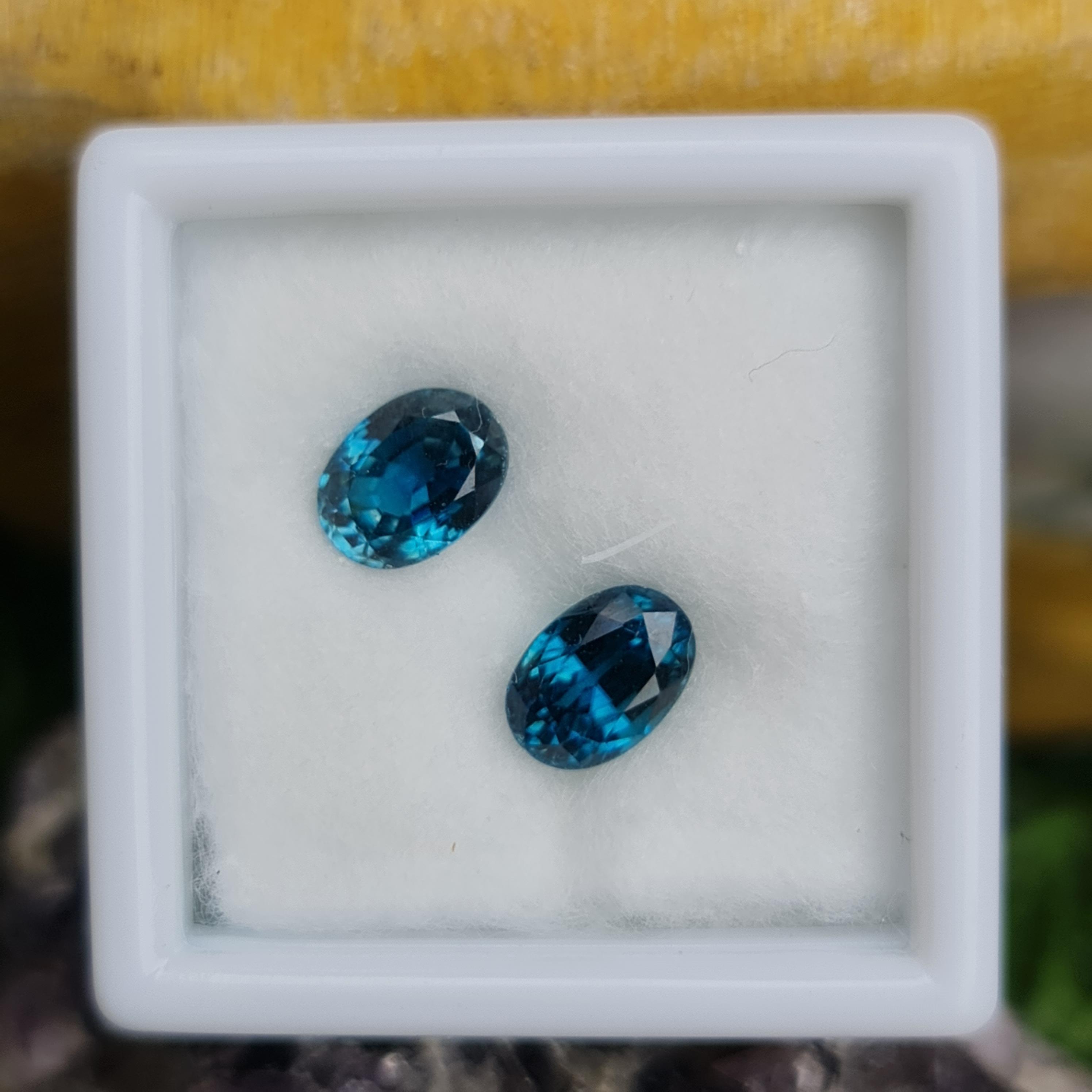 เพทาย Natural Zircon