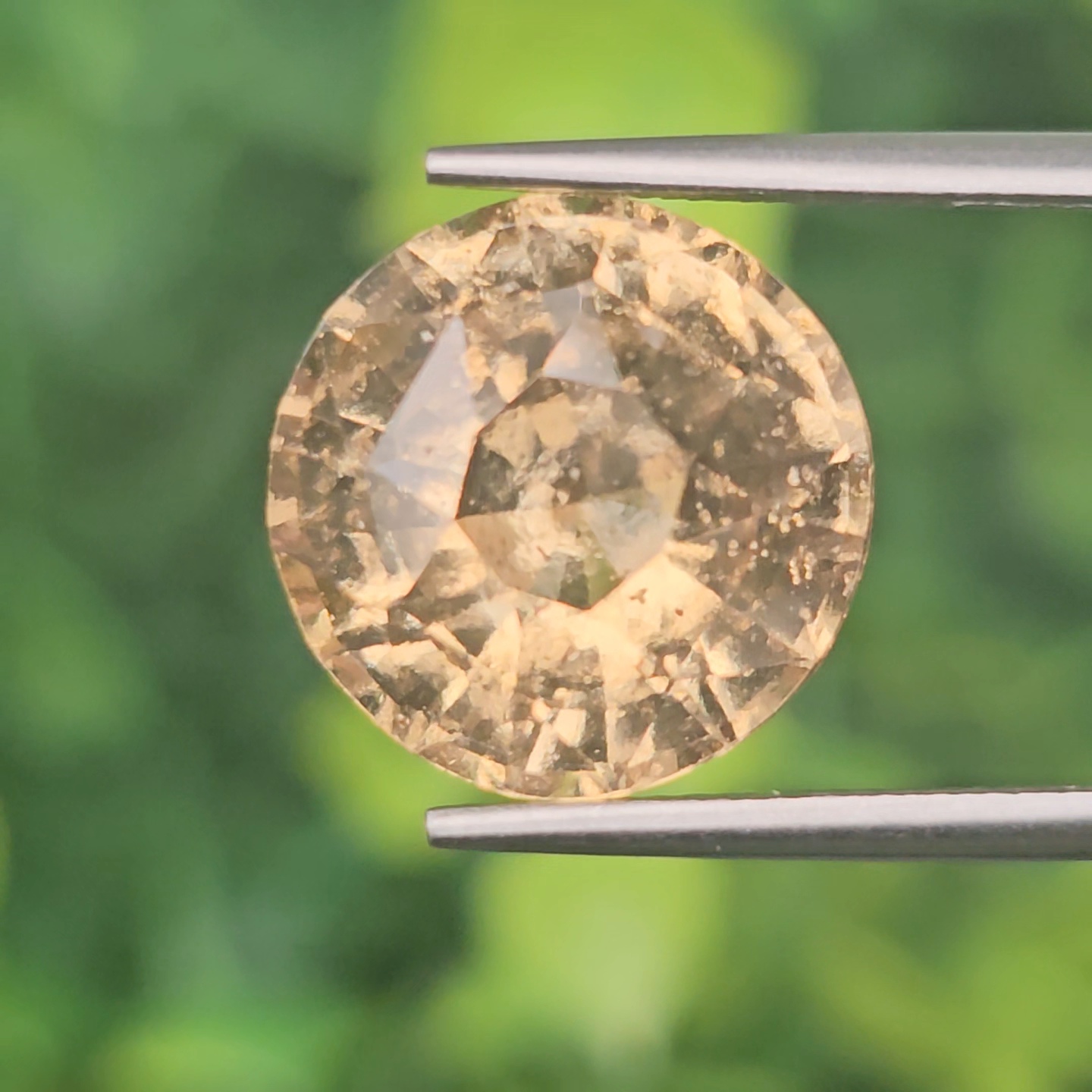 กรอสซูลาร์การ์เน็ต (Grossular Garnet)