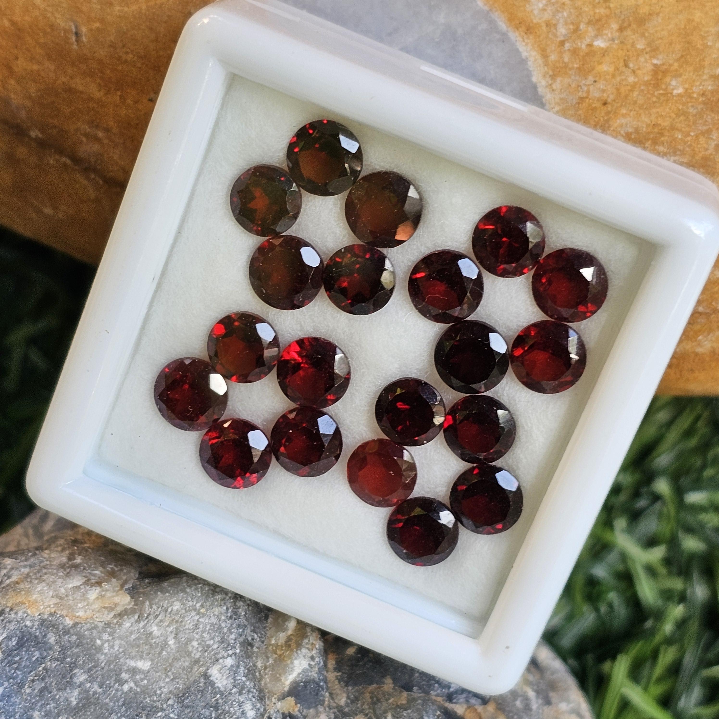 พลอย โกเมน Garnet