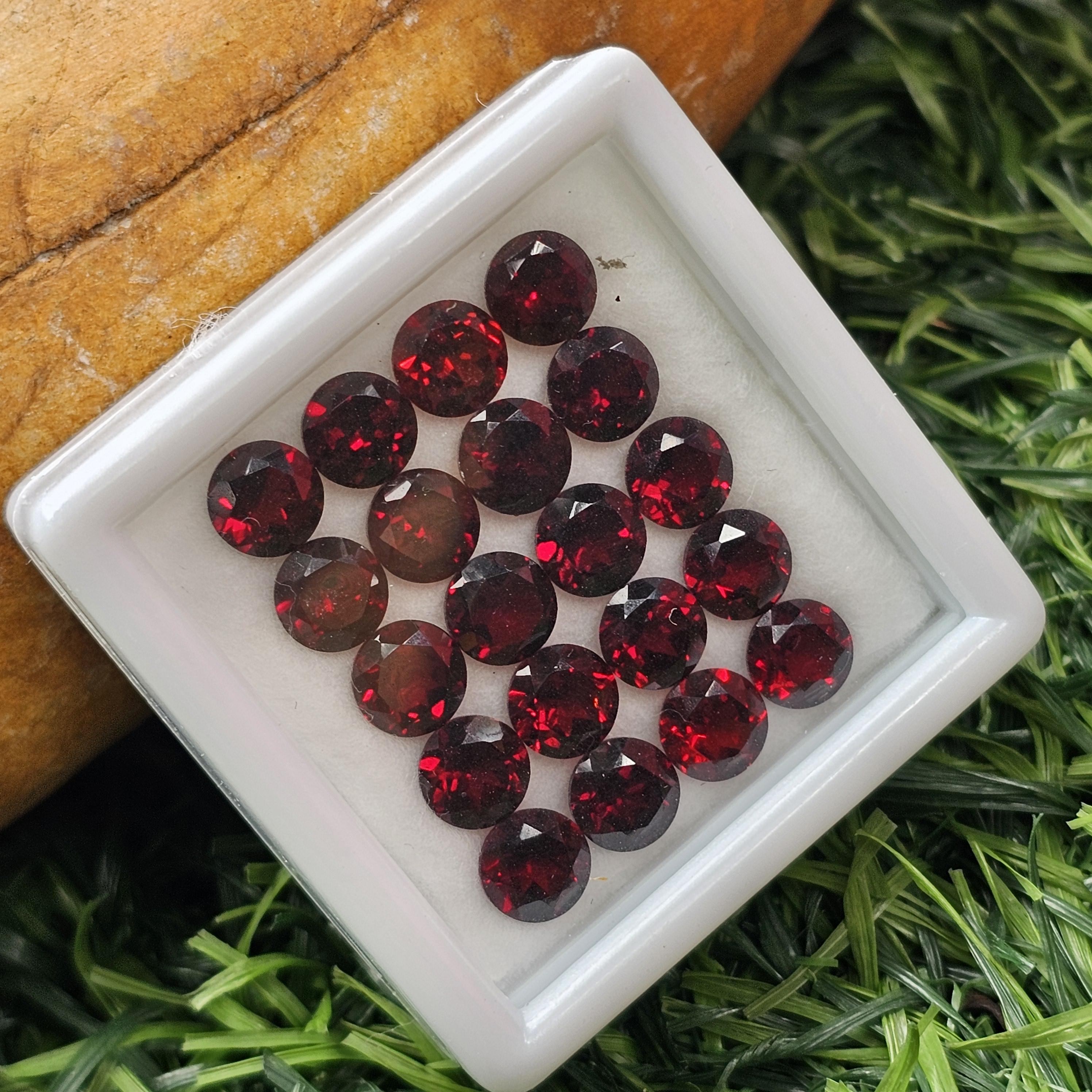 พลอย โกเมน Garnet