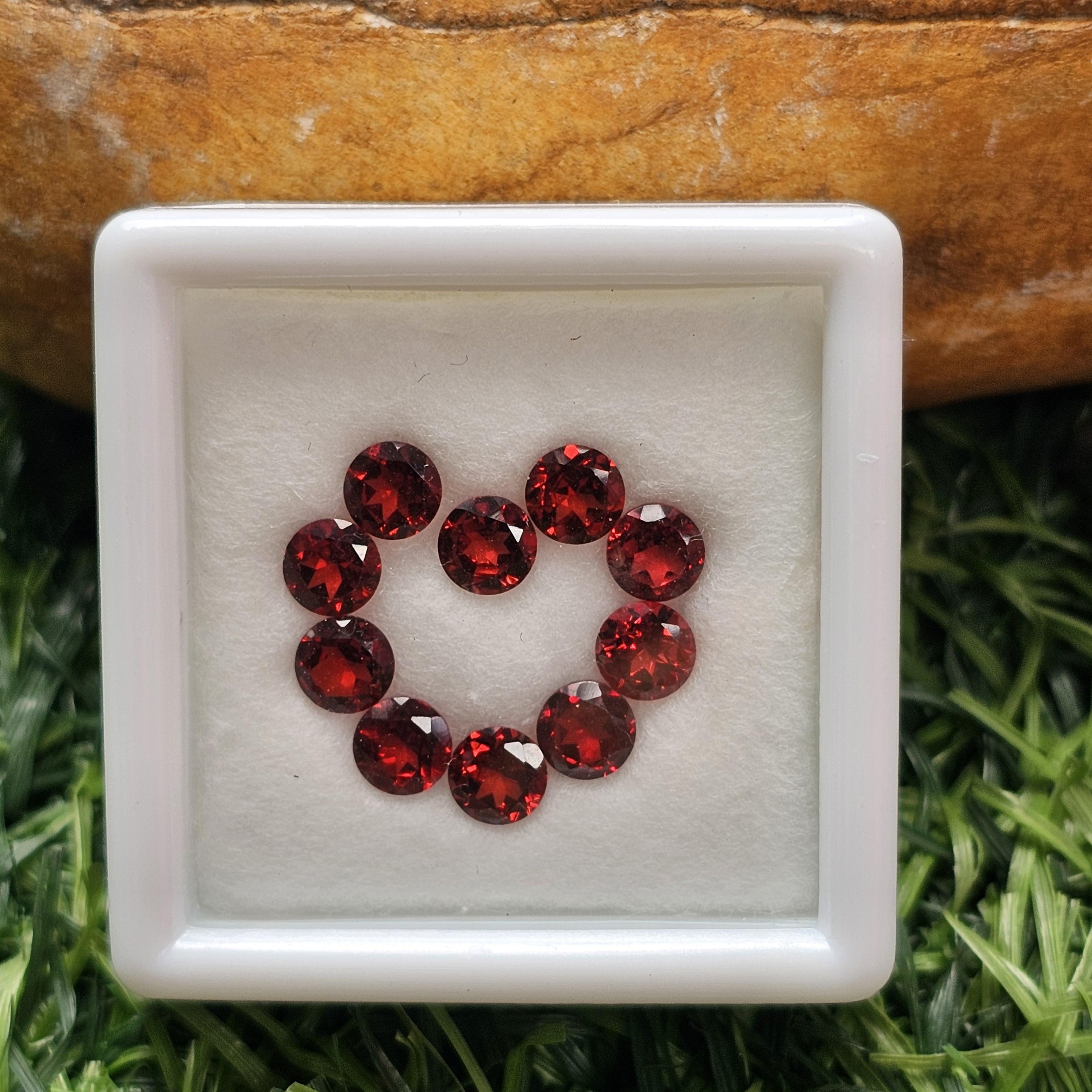 พลอย โกเมน Garnet