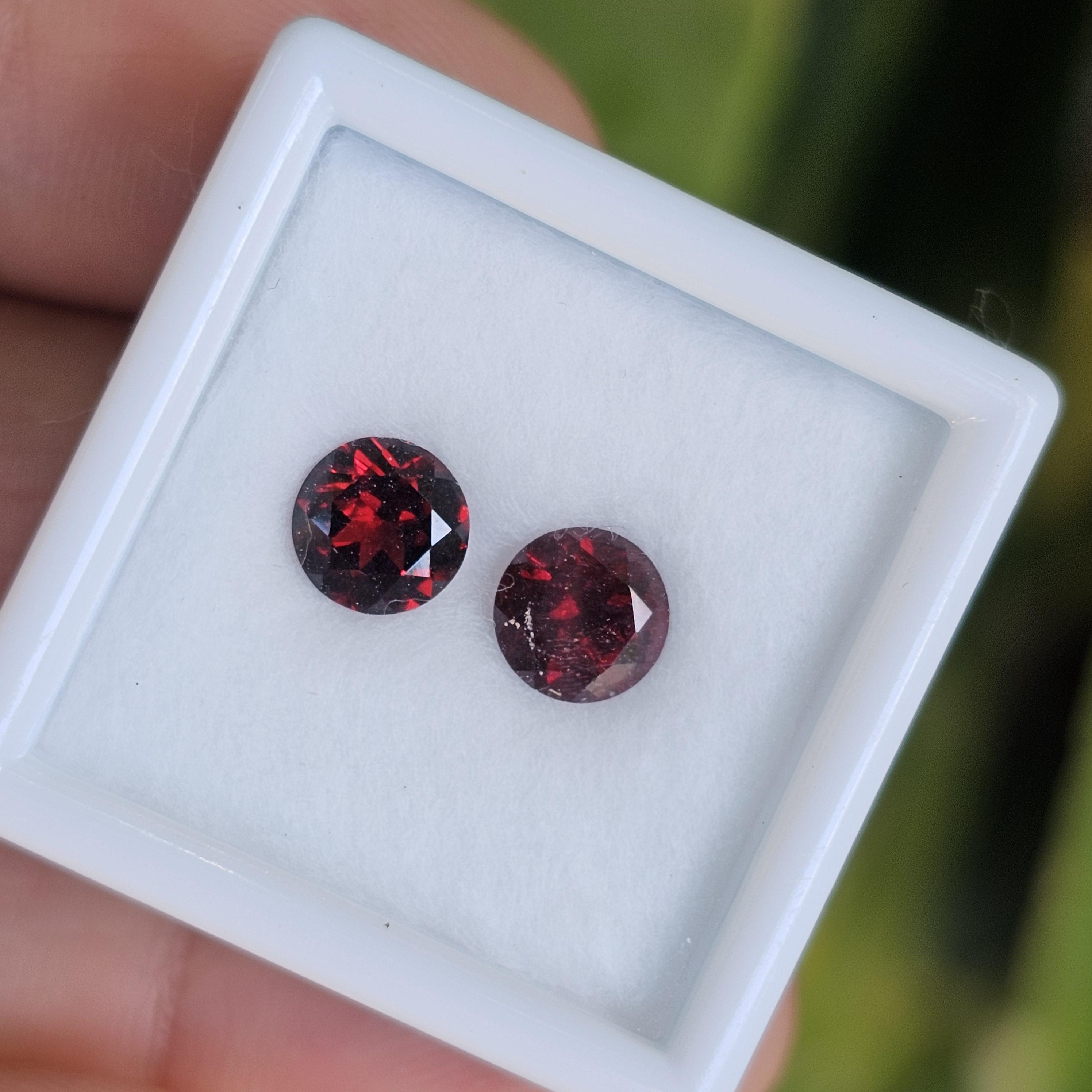พลอย โกเมน Garnet