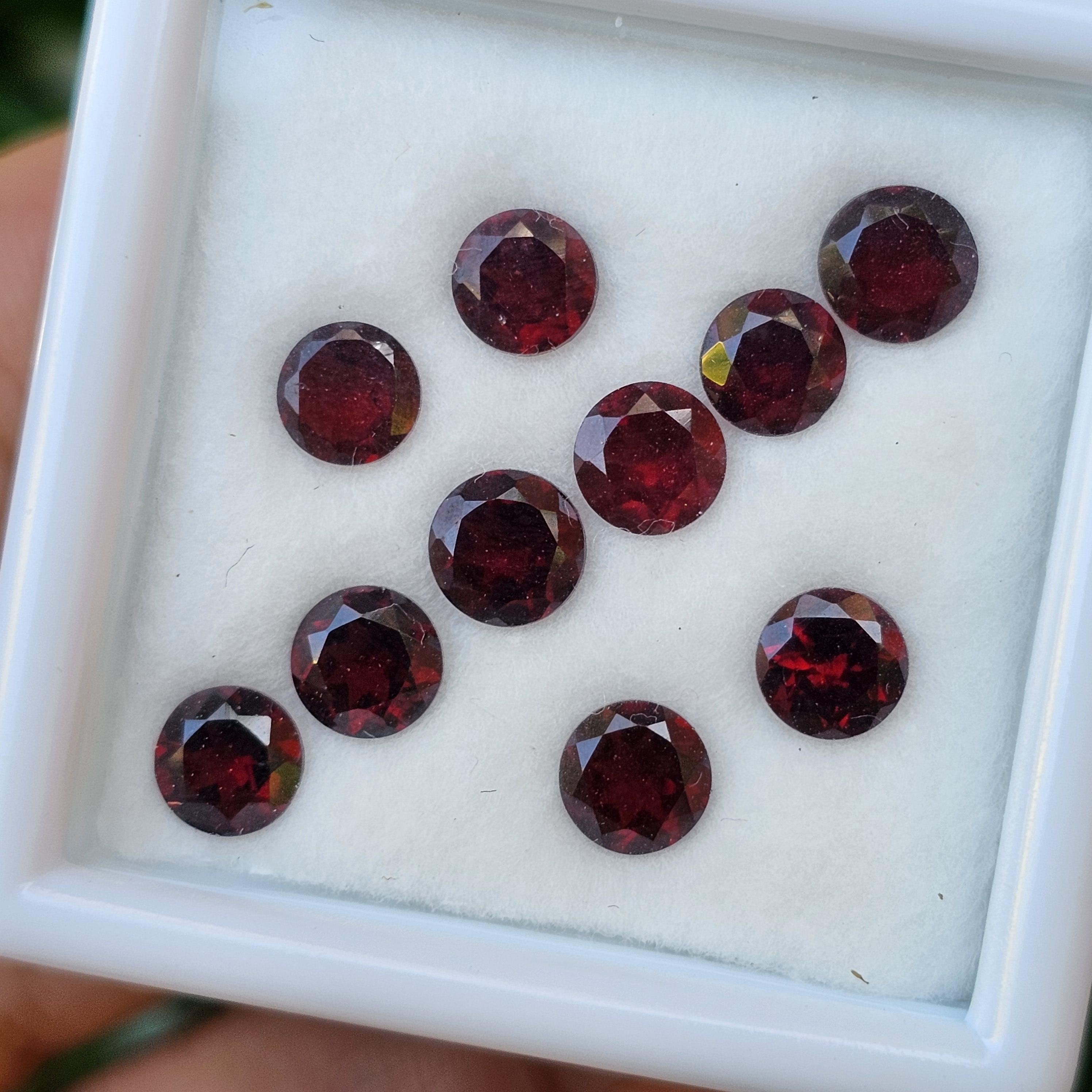 พลอย โกเมน Garnet