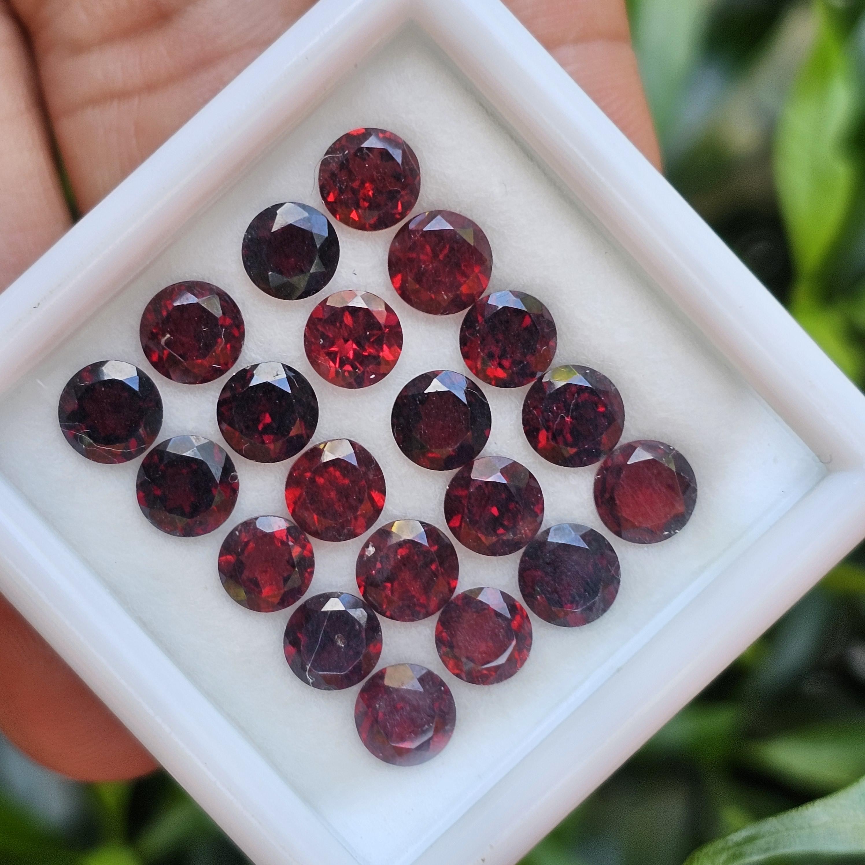 พลอย โกเมน Garnet