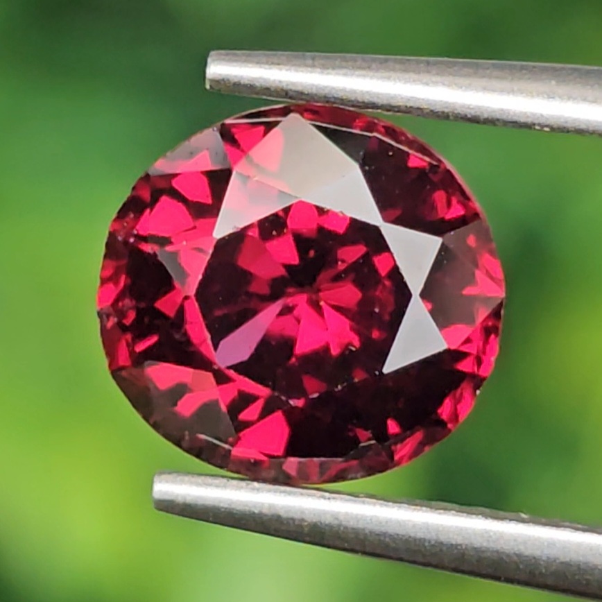 โรโดไลต์ กาเน็ท Natural Rhodolite Garnet